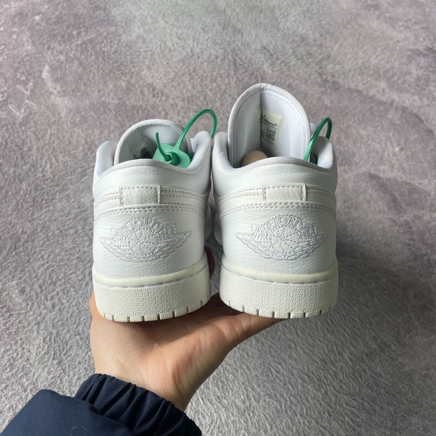 Nike Nike White Lowtop Sneakers 42 Men Size US 9 / EU 42 - 3 Thumbnail