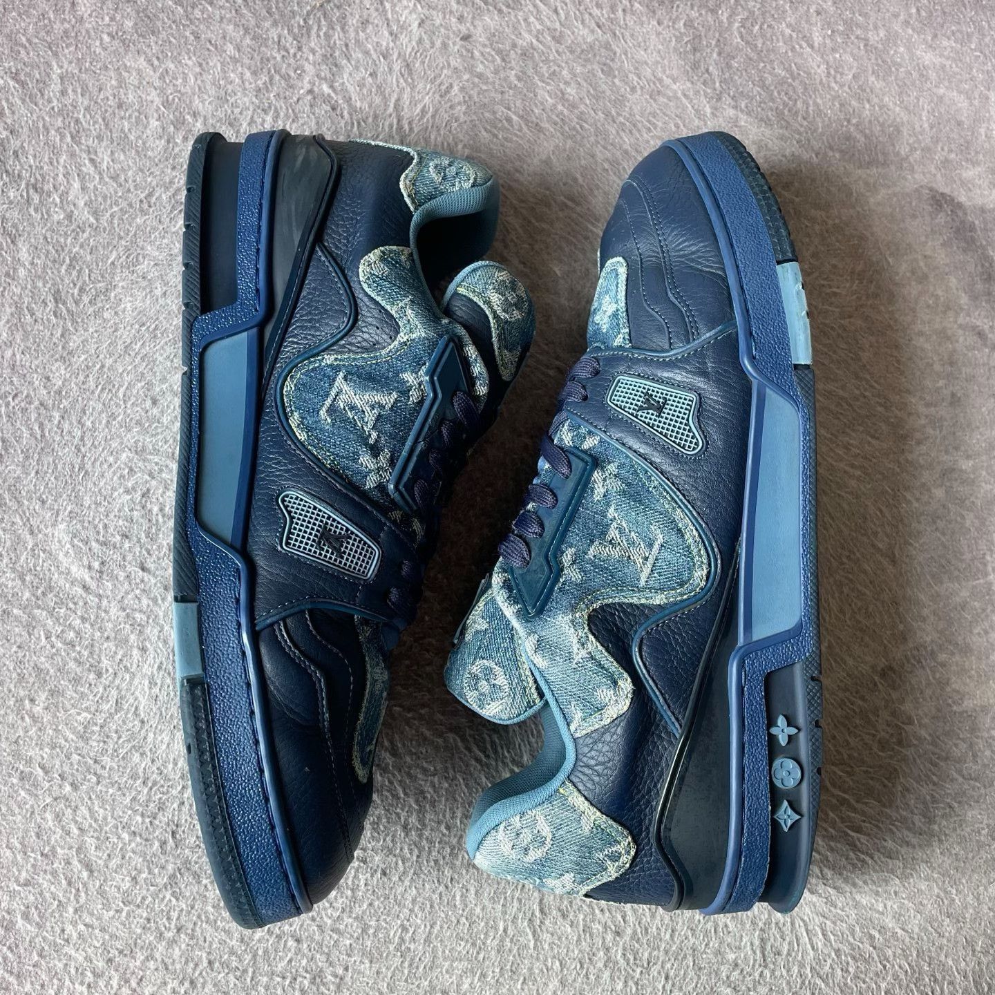Louis Vuitton Louis Vuitton Collab Blue Lowtop Sneakers 44 Men Size US 10.5 / EU 43-44 - 7 Thumbnail