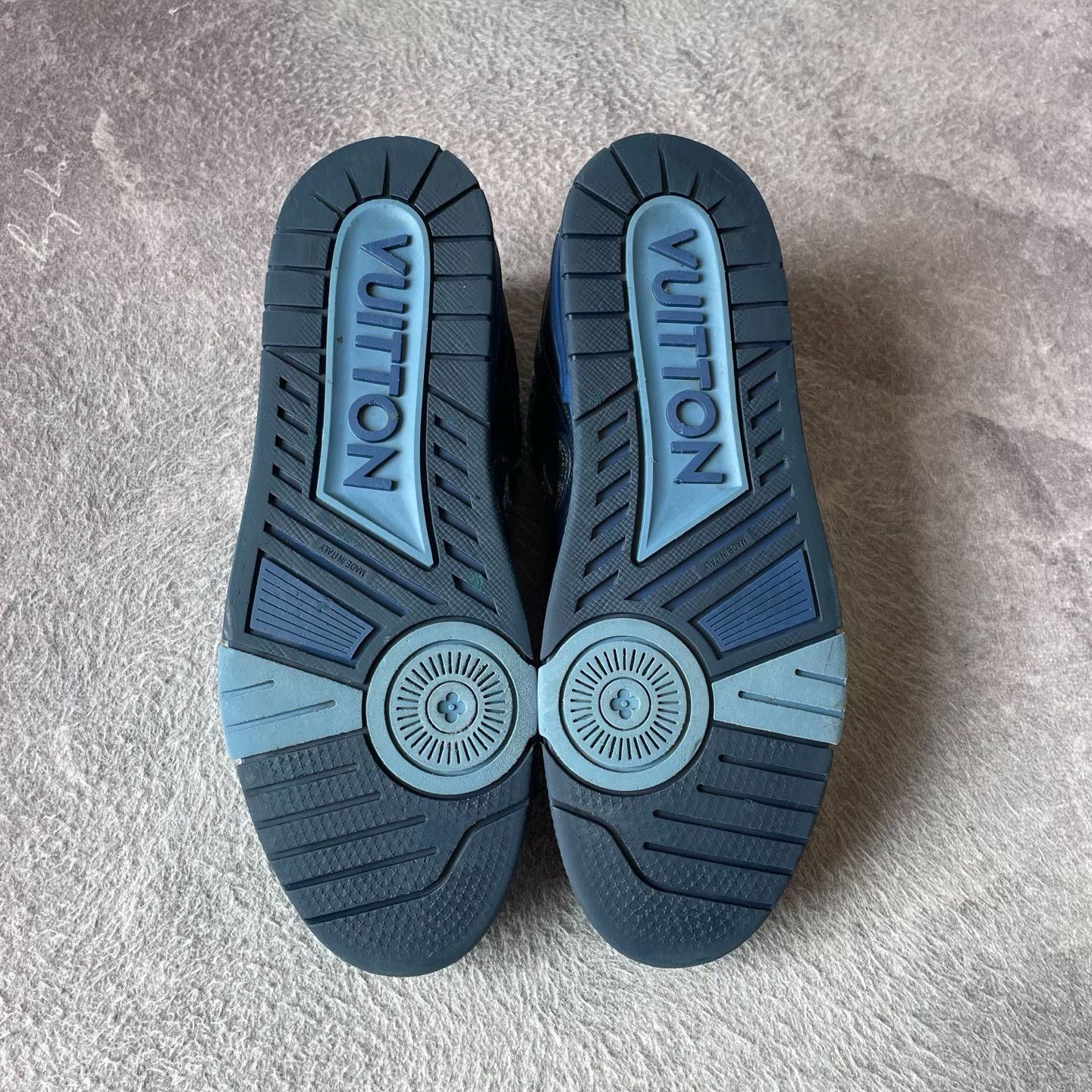 Louis Vuitton Louis Vuitton Collab Blue Lowtop Sneakers 44 Men Size US 10.5 / EU 43-44 - 4 Thumbnail