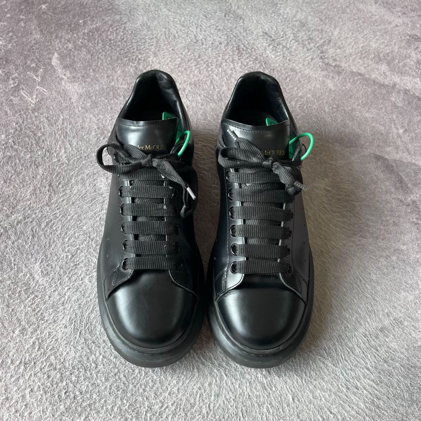 Alexander McQueen Alexander McQueen Black Lowtop Sneakers 43 Men Size US 10 / EU 43 - 2 Thumbnail