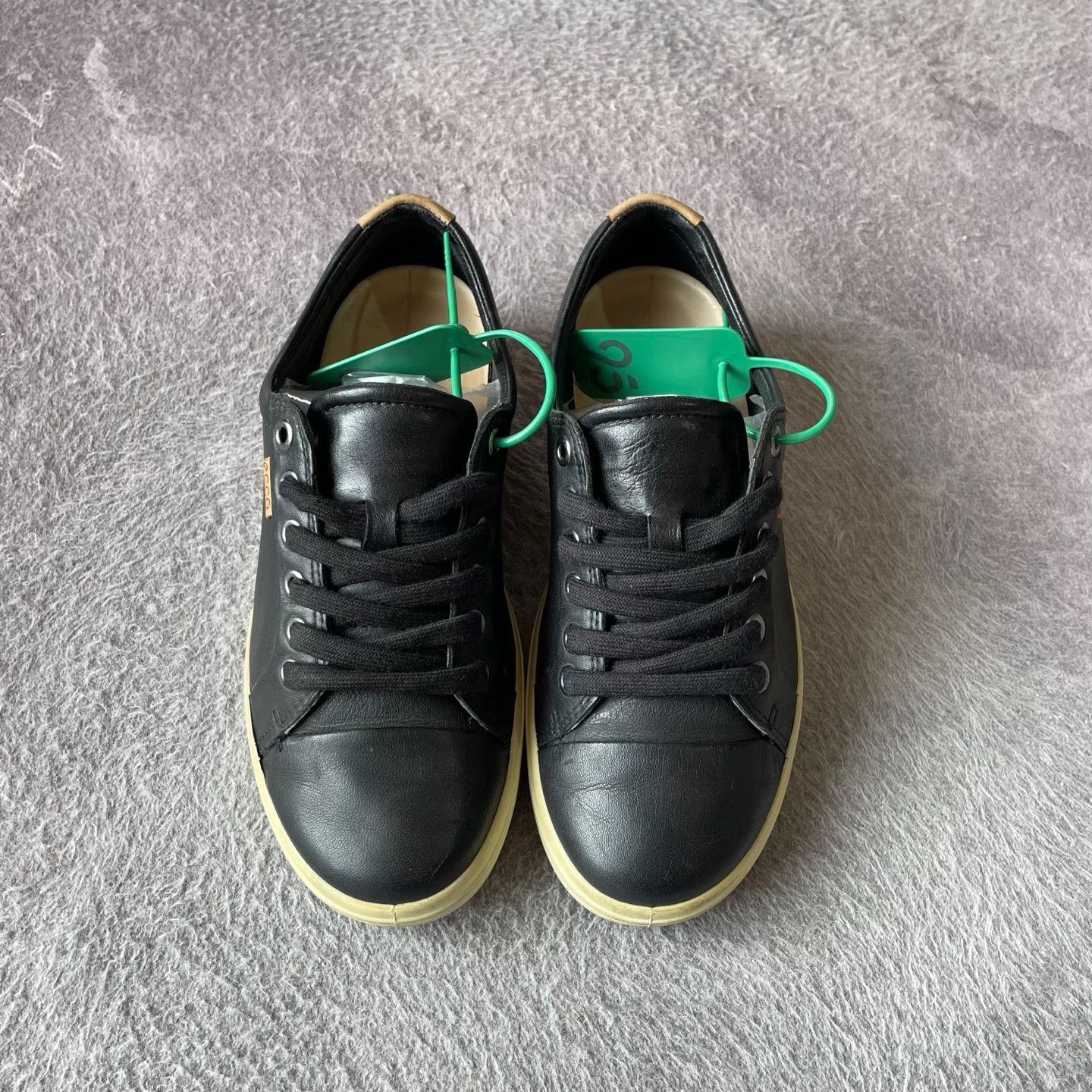 Ecco ECCO Black Lowtop Sneakers 36 Women Size US 6 / IT 36 - 2 Thumbnail