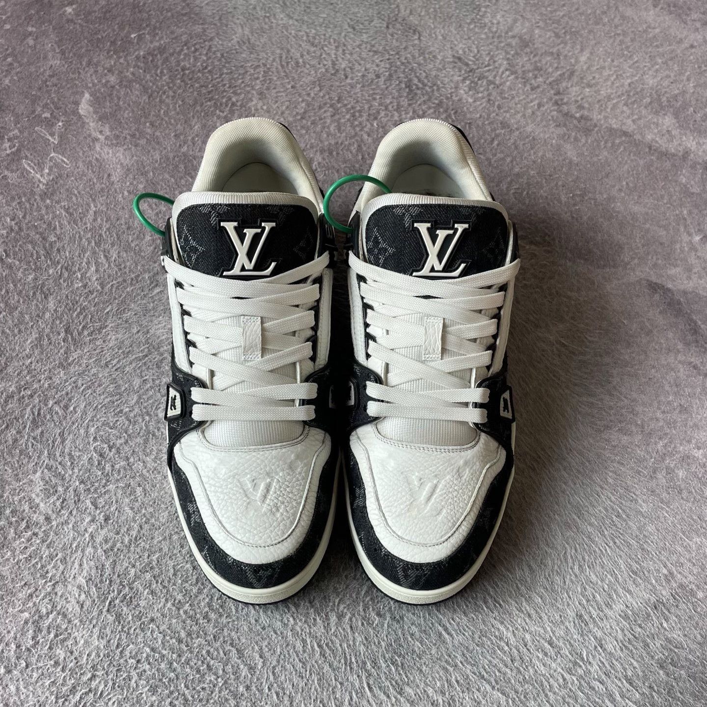 Louis Vuitton Louis Vuitton Training Black Lowtop Sneakers 41 Men Size US 8.5 / EU 41-42 - 2 Thumbnail