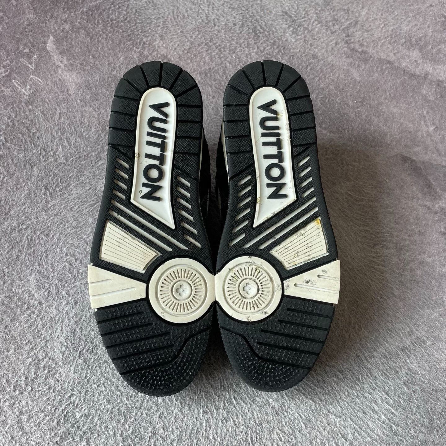 Louis Vuitton Louis Vuitton Training Black Lowtop Sneakers 41 Men Size US 8.5 / EU 41-42 - 4 Thumbnail