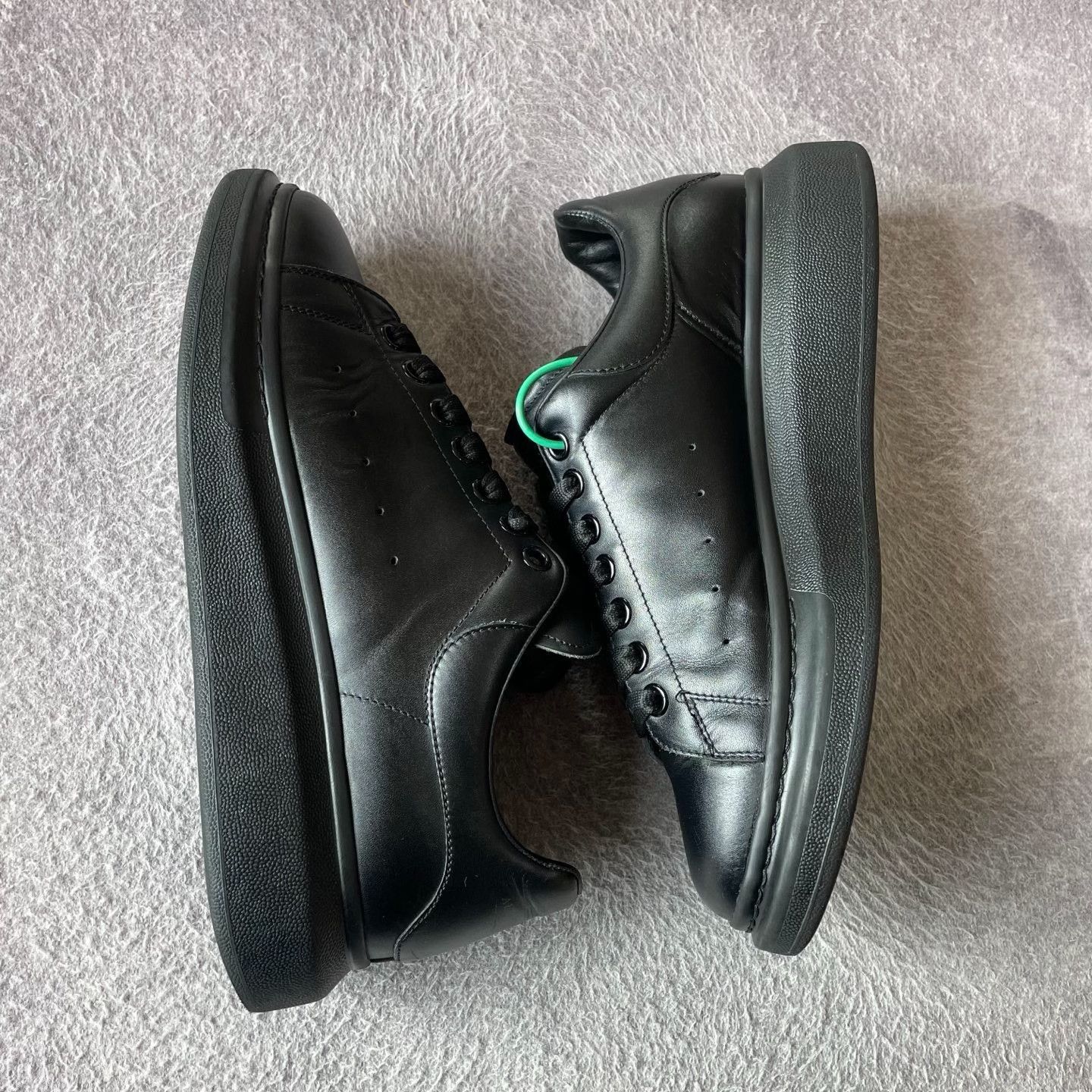 Alexander McQueen Alexander McQueen Black Lowtop Sneakers 43 Men Size US 10 / EU 43 - 7 Thumbnail