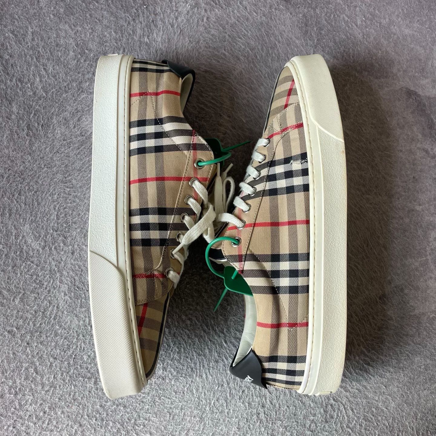 Burberry Burberry Plaid Beige Lowtop Sneakers 46 Men Size US 12 / EU 45 - 7 Thumbnail