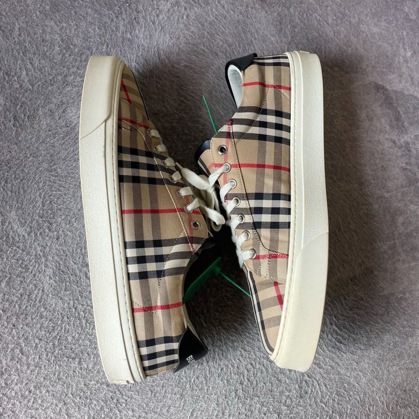 Burberry Burberry Plaid Beige Lowtop Sneakers 46 Men Size US 12 / EU 45 - 6 Thumbnail