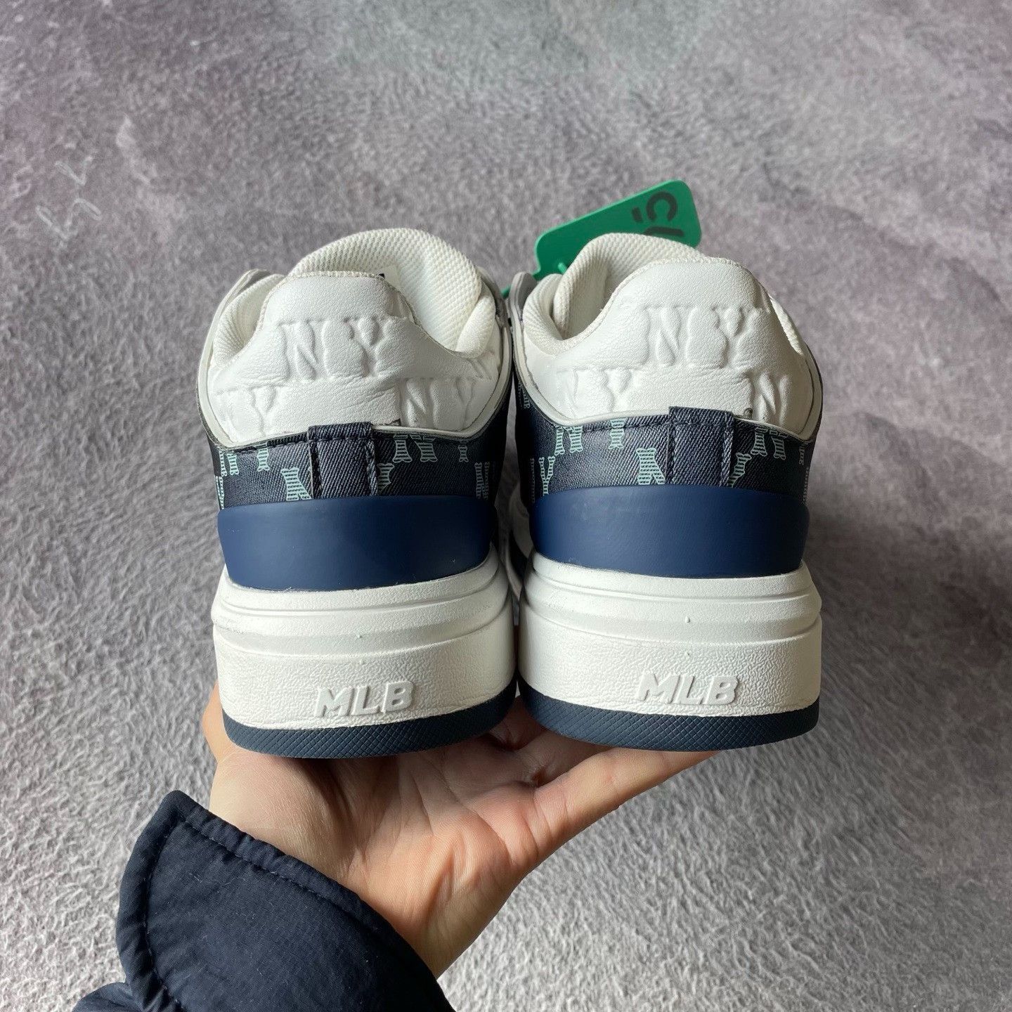 Louis Vuitton Louis Vuitton Blue Lowtop Sneakers 42 Men Size US 9 / EU 42 - 3 Thumbnail