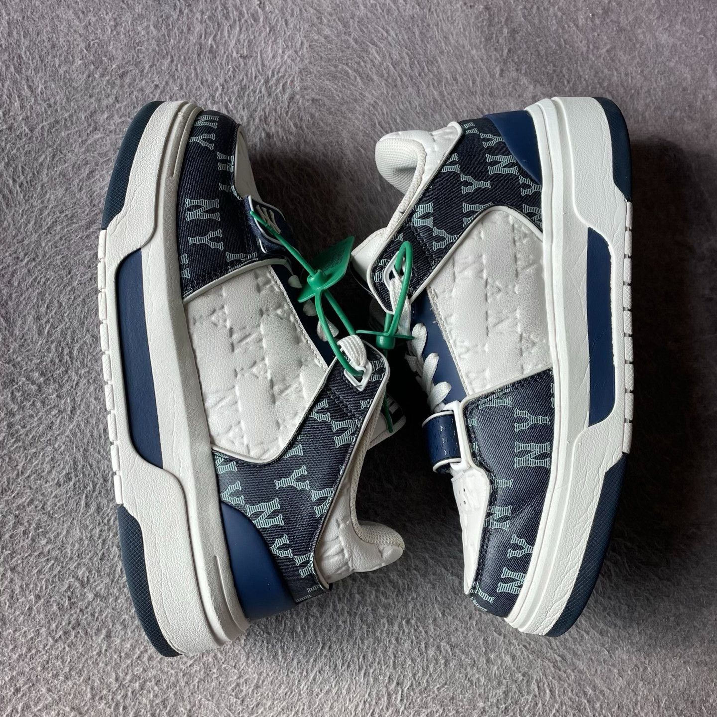 Louis Vuitton Louis Vuitton Blue Lowtop Sneakers 42 Men Size US 9 / EU 42 - 6 Thumbnail