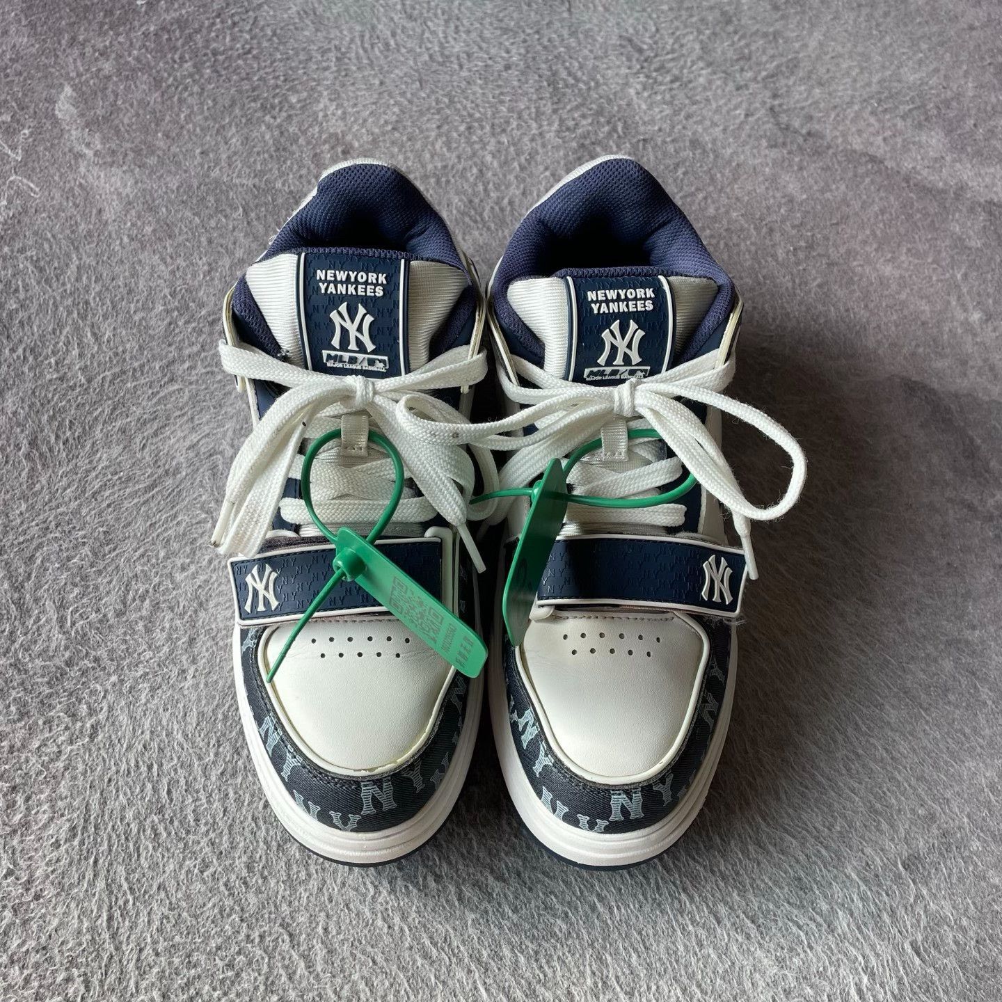 Other Blue Lowtop Sneakers 40.5 Men Size US 8 / EU 41 - 2 Thumbnail