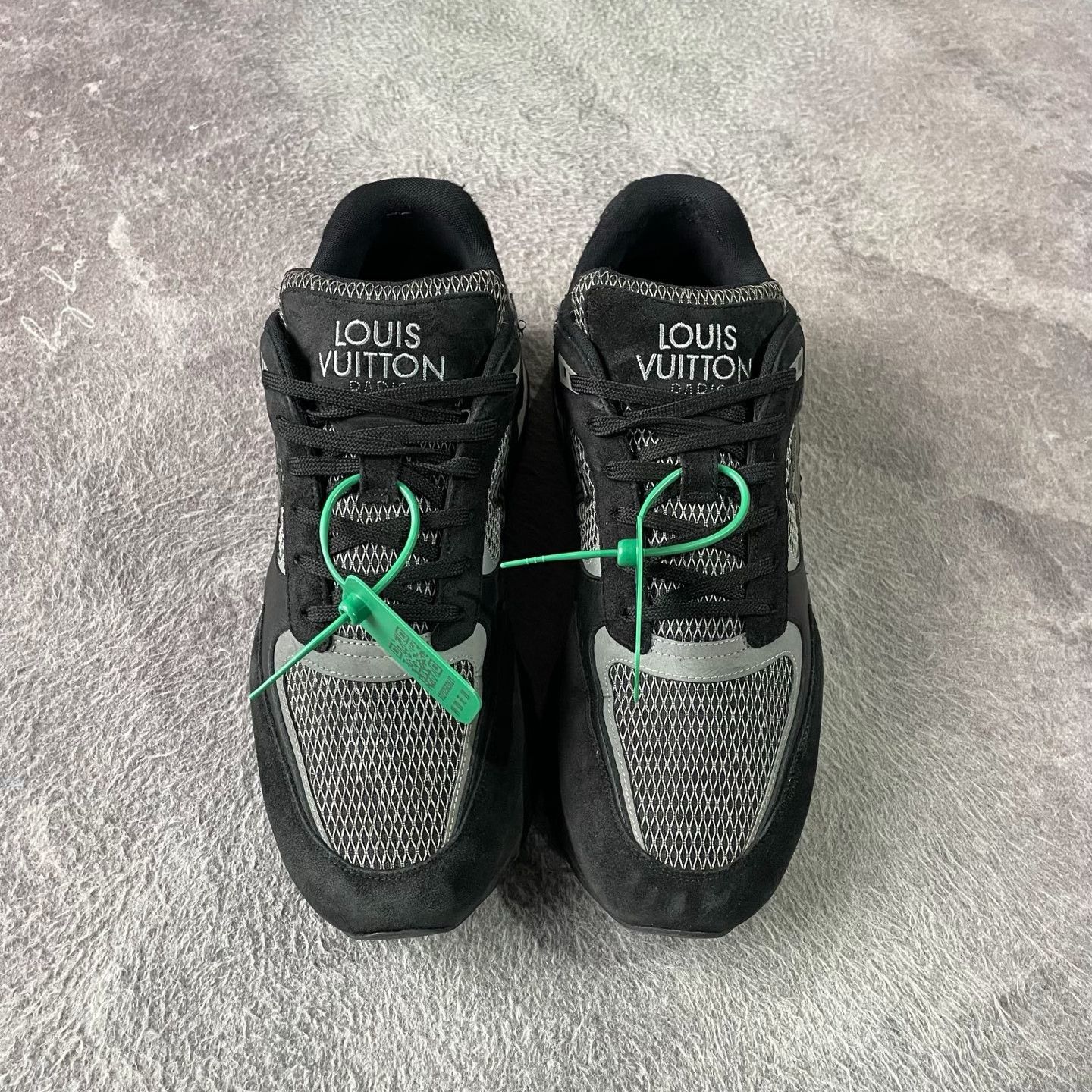 Louis Vuitton Louis Vuitton Gray Lowtop Sneakers 45 Men Size US 11.5 / EU 44-45 - 2 Thumbnail