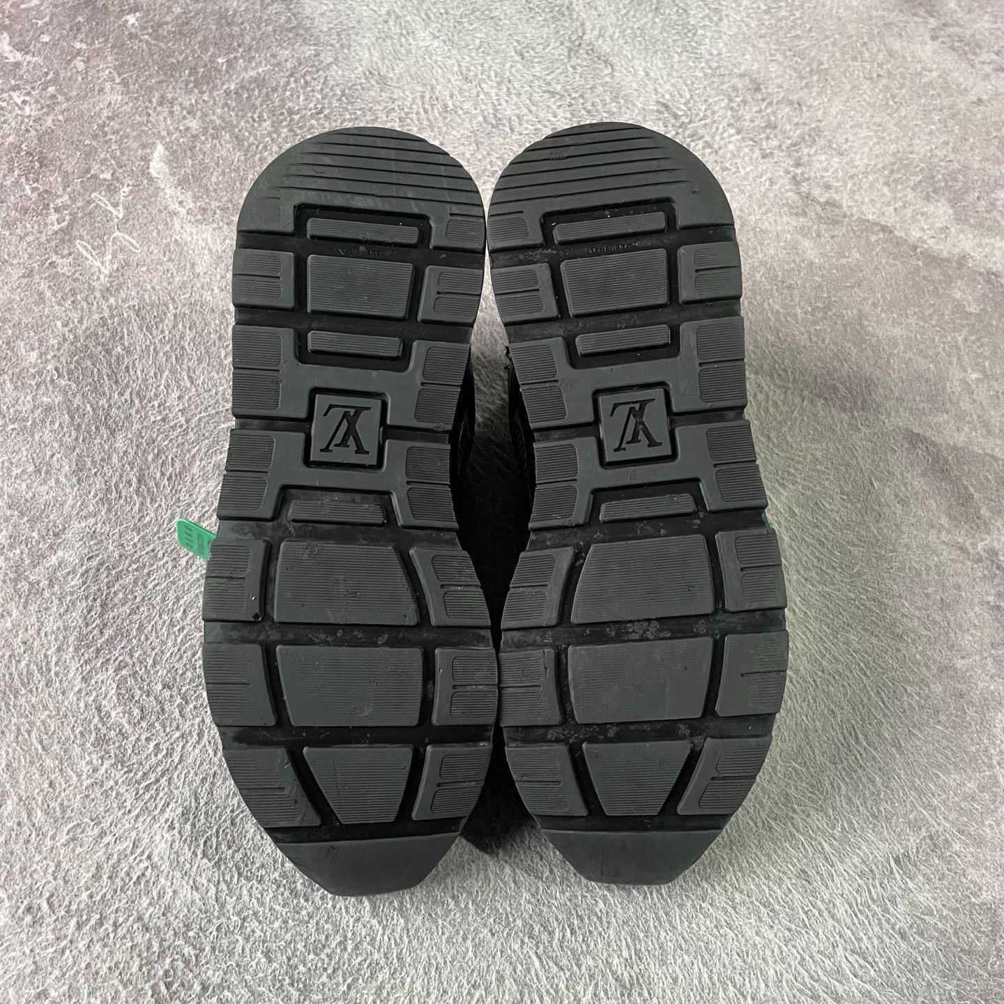 Louis Vuitton Louis Vuitton Gray Lowtop Sneakers 45 Men Size US 11.5 / EU 44-45 - 4 Thumbnail