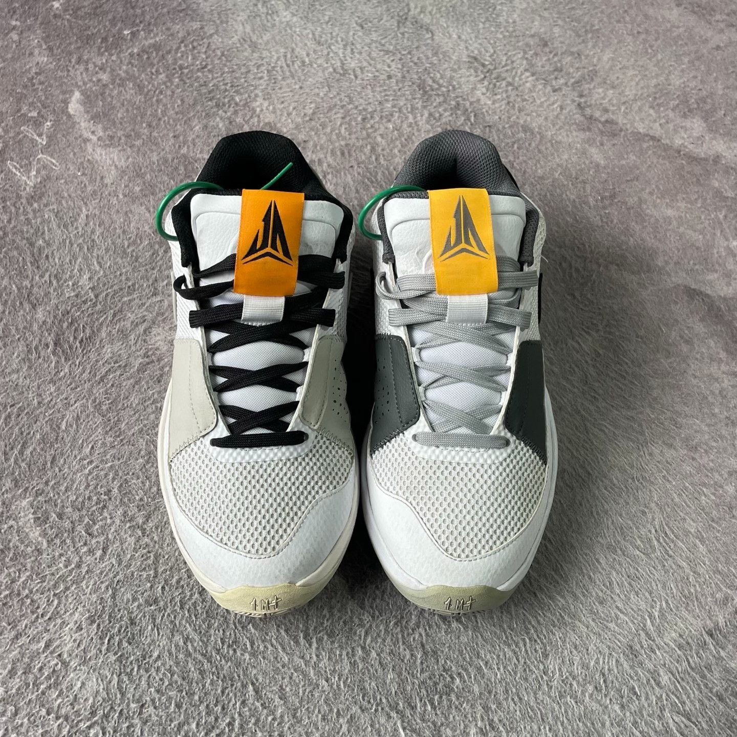 Nike Nike White Lowtop Sneakers 40 Men Size US 7.5 / EU 40-41 - 2 Thumbnail