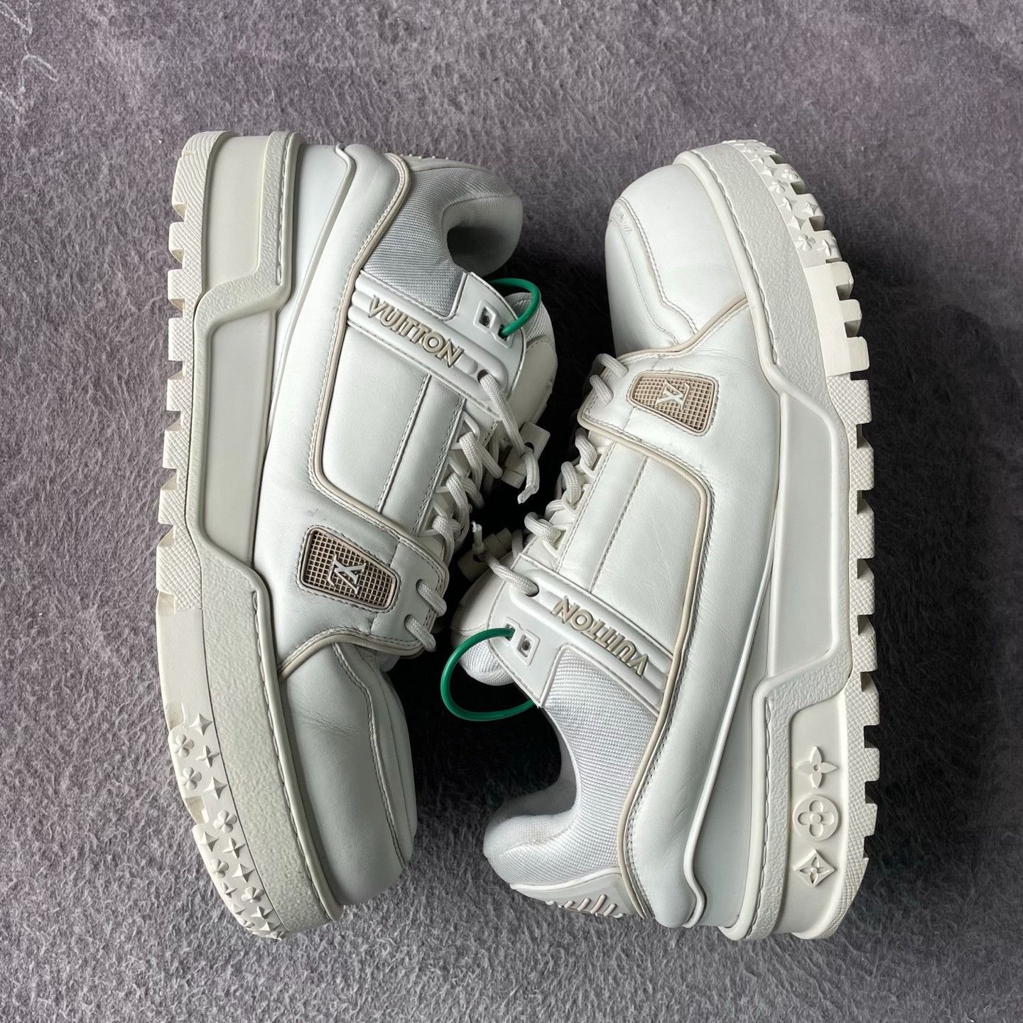 Louis Vuitton Louis Vuitton Training White Lowtop Sneakers 44 Men Size US 10.5 / EU 43-44 - 7 Thumbnail