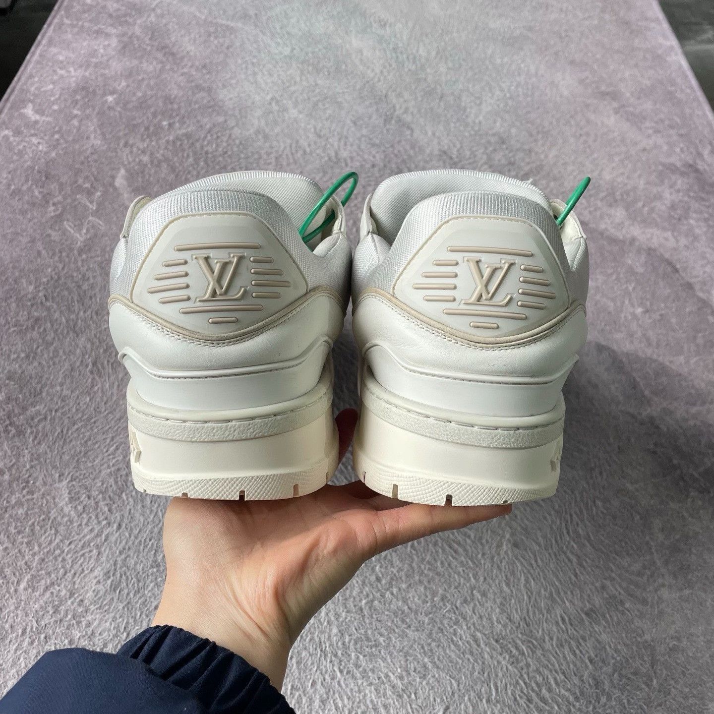 Louis Vuitton Louis Vuitton Training White Lowtop Sneakers 44 Men Size US 10.5 / EU 43-44 - 3 Thumbnail