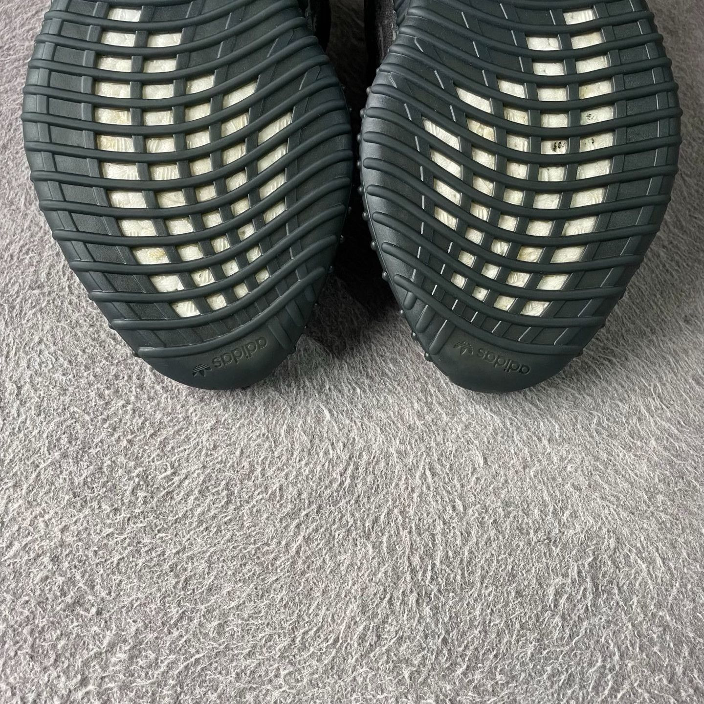 Yeezy Yeezy Black Lowtop Sneakers 43 Men Size US 10 / EU 43 - 6 Thumbnail