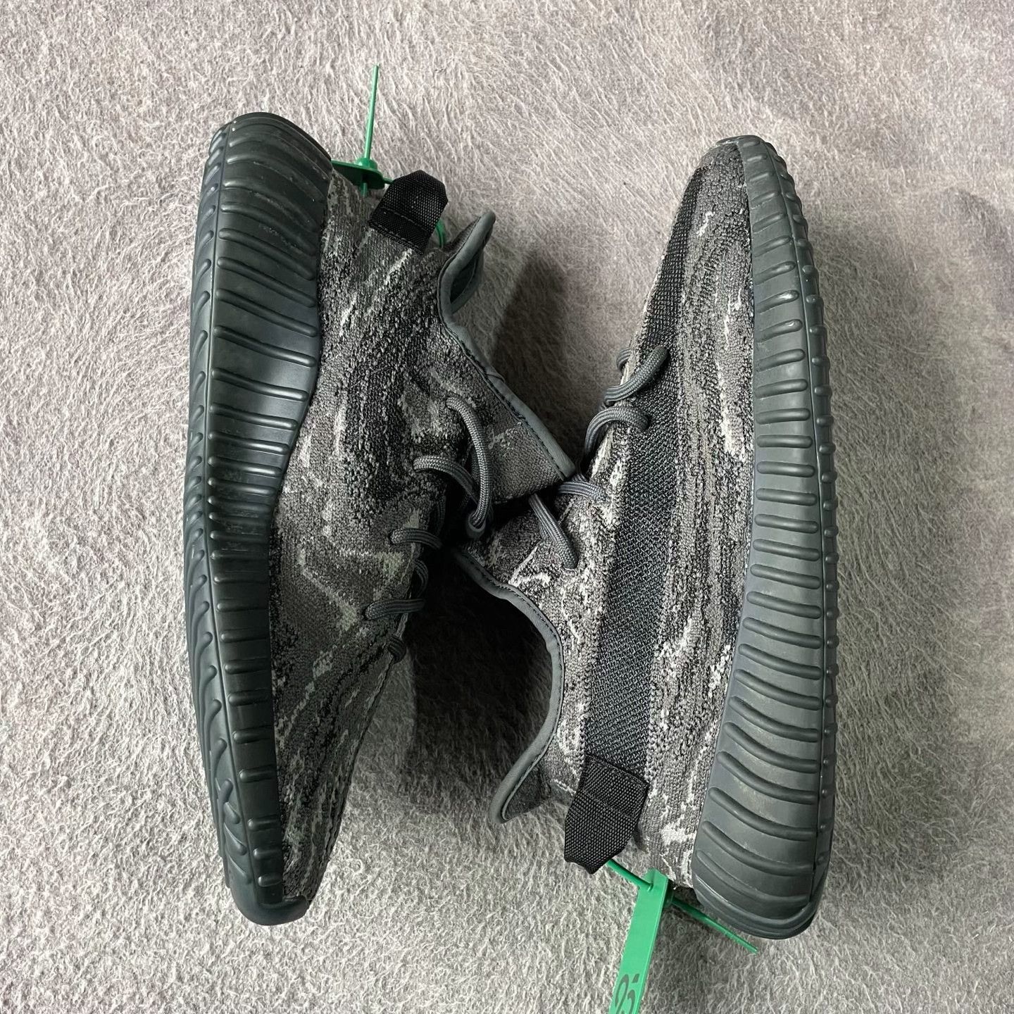 Yeezy Yeezy Black Lowtop Sneakers 43 Men Size US 10 / EU 43 - 9 Thumbnail