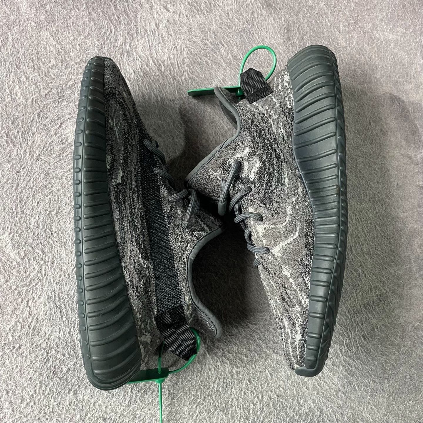 Yeezy Yeezy Black Lowtop Sneakers 43 Men Size US 10 / EU 43 - 8 Thumbnail