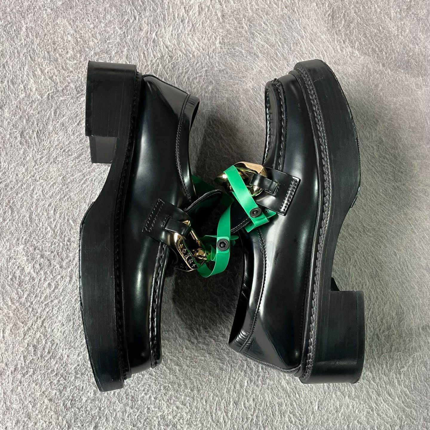 Louis Vuitton Louis Vuitton Black Lowtop Sneakers 38 Women Size US 7.5 / IT 37.5 - 7 Thumbnail