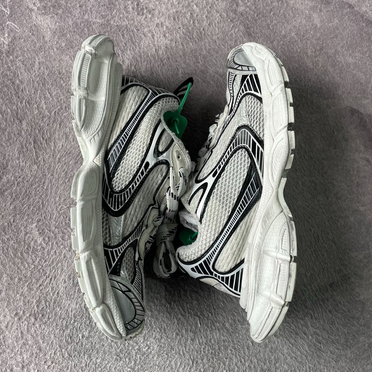 Balenciaga Balenciaga White Lowtop Sneakers XL Men Size US 10 / EU 43 - 7 Thumbnail