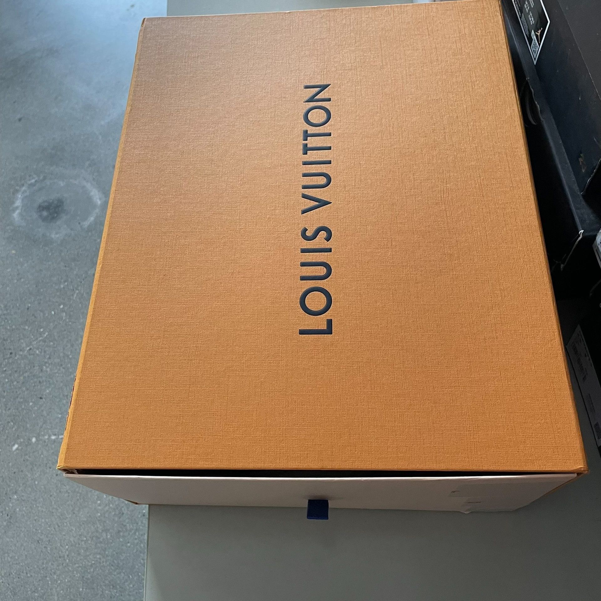 Louis Vuitton Louis Vuitton Collab Black Hitop Sneakers 40 Men Size US 7.5 / EU 40-41 - 9 Thumbnail