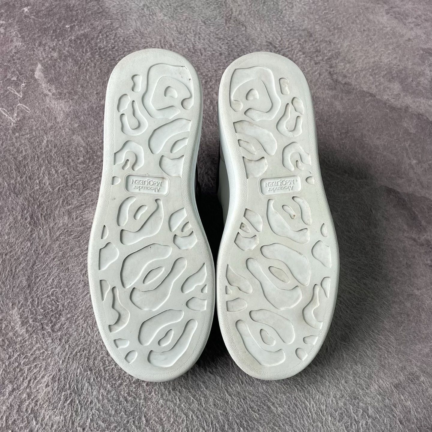 Alexander McQueen Alexander McQueen White Lowtop Sneakers 41 Men Size US 8.5 / EU 41-42 - 4 Thumbnail