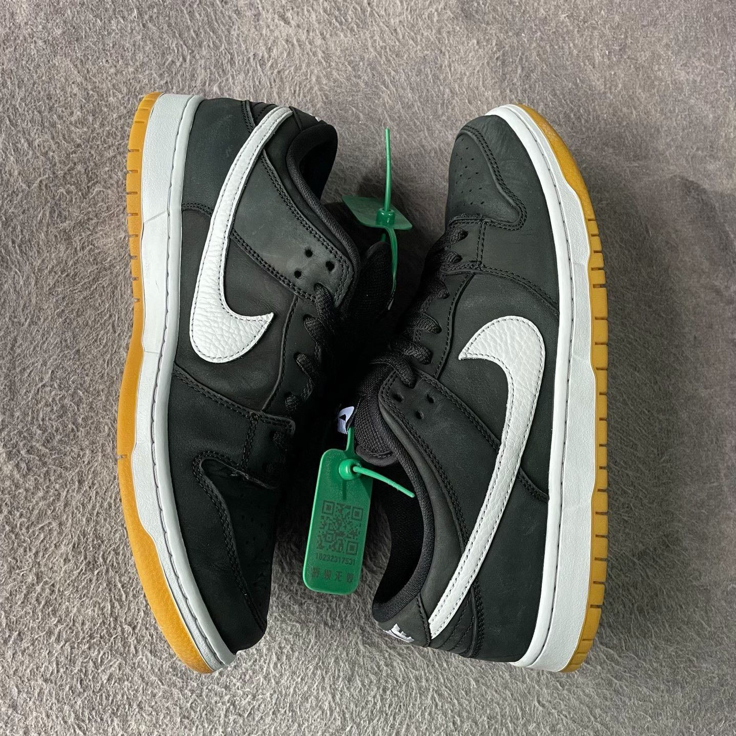 Alexander McQueen Alexander McQueen Black Lowtop Sneakers 44 Men Size US 10.5 / EU 43-44 - 7 Thumbnail