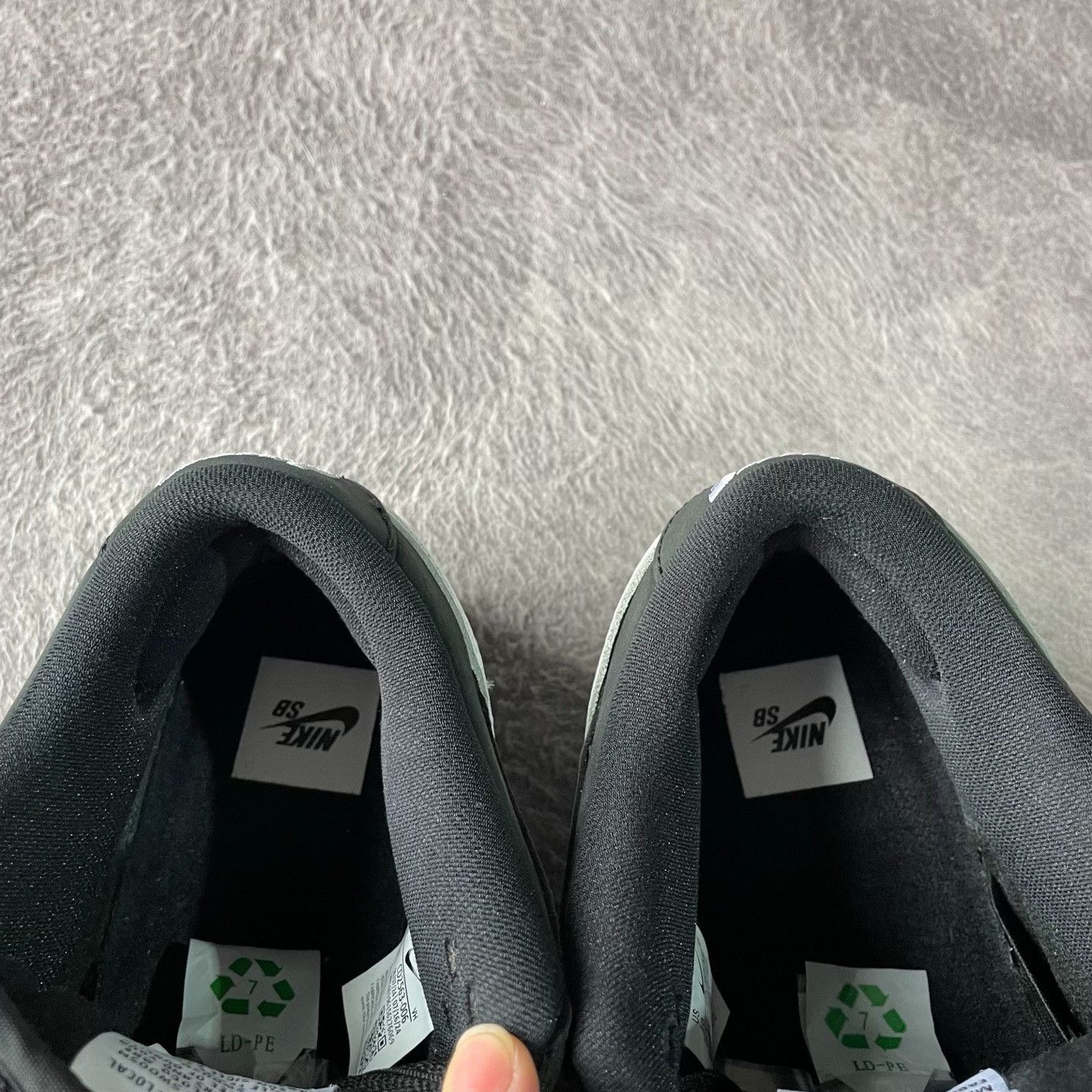 Alexander McQueen Alexander McQueen Black Lowtop Sneakers 44 Men Size US 10.5 / EU 43-44 - 8 Thumbnail
