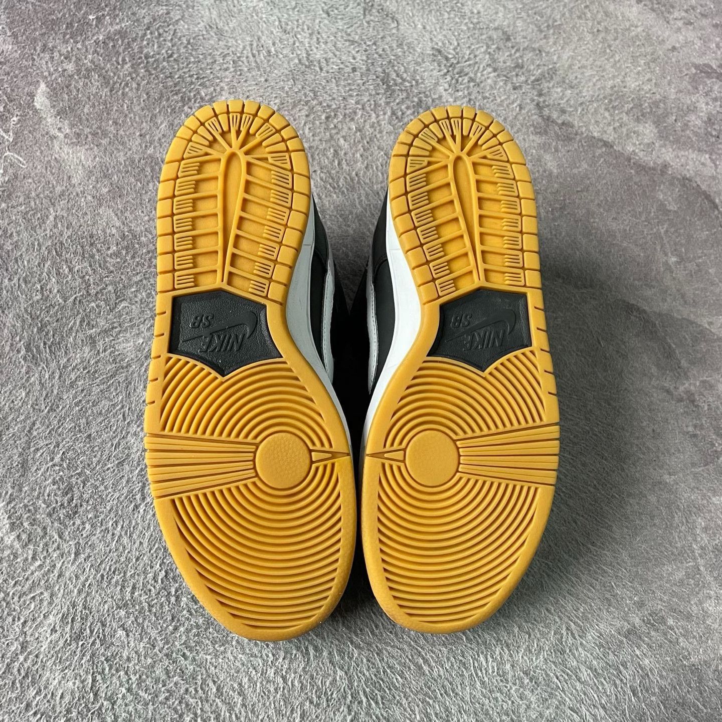 Alexander McQueen Alexander McQueen Black Lowtop Sneakers 44 Men Size US 10.5 / EU 43-44 - 4 Thumbnail