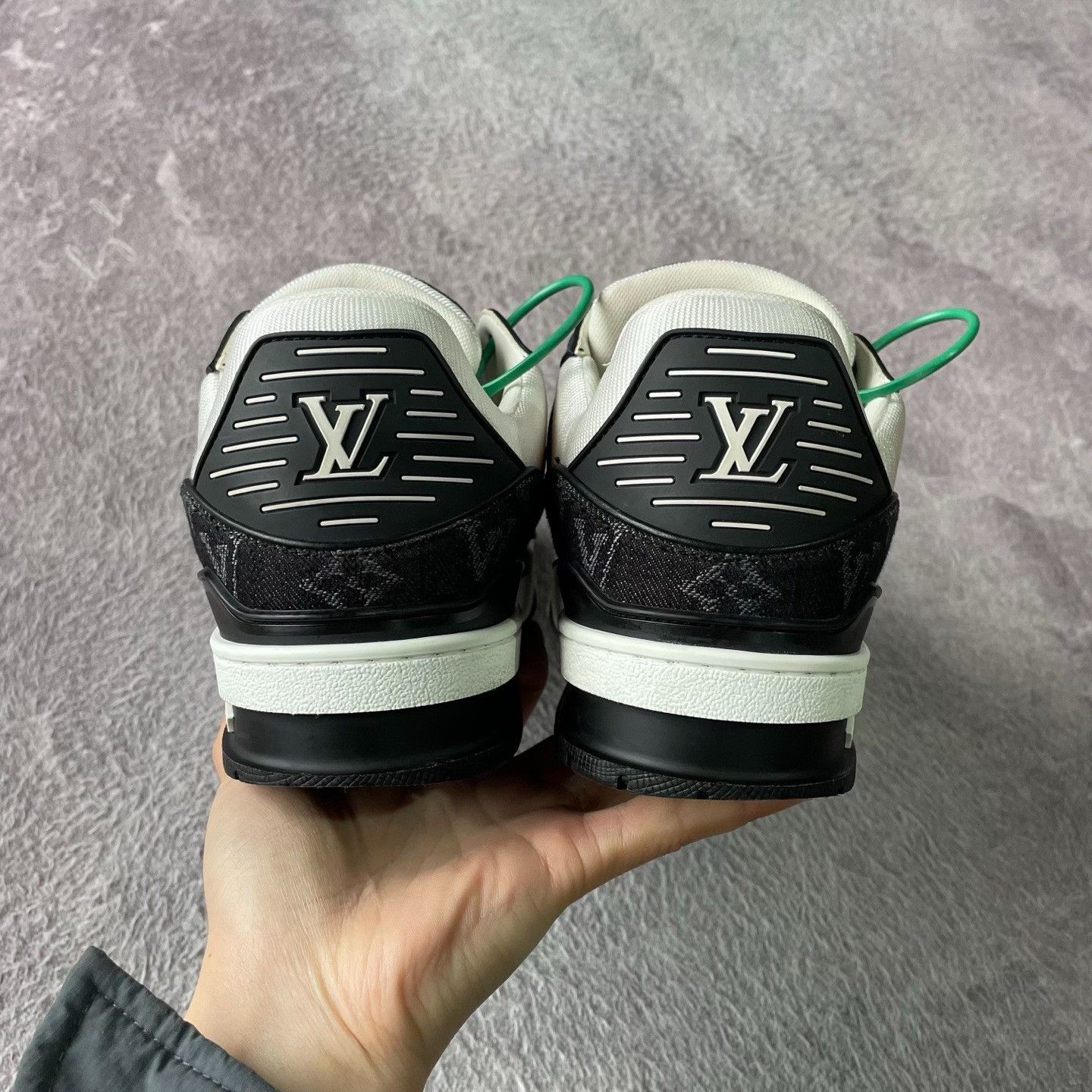 Louis Vuitton Louis Vuitton Training Black Lowtop Sneakers 39 Men Size US 6.5 / EU 39-40 - 3 Thumbnail
