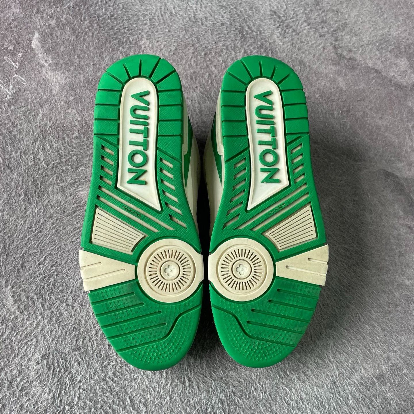 Louis Vuitton Louis Vuitton Training Green Lowtop Sneakers 41.5 Men Size US 9 / EU 42 - 4 Thumbnail