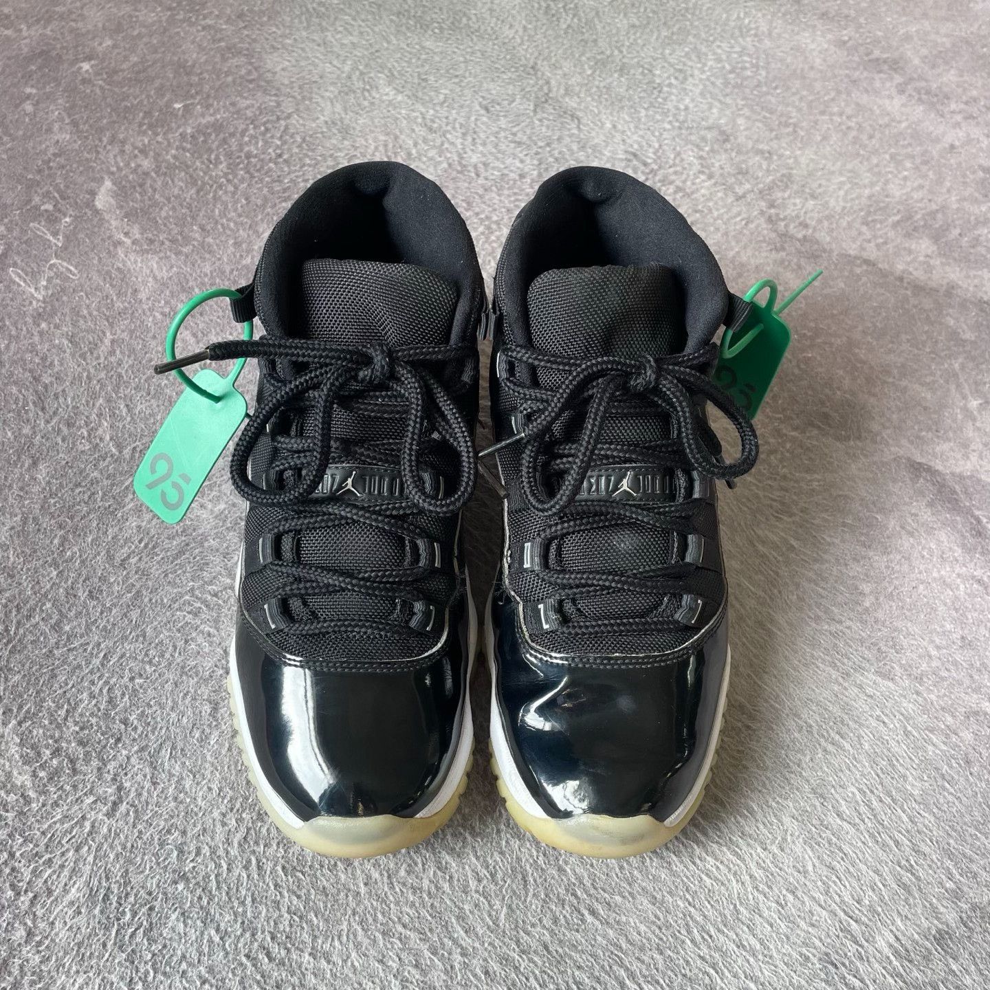 Nike Nike Silver Lowtop Sneakers 41 Men Size US 8.5 / EU 41-42 - 2 Thumbnail