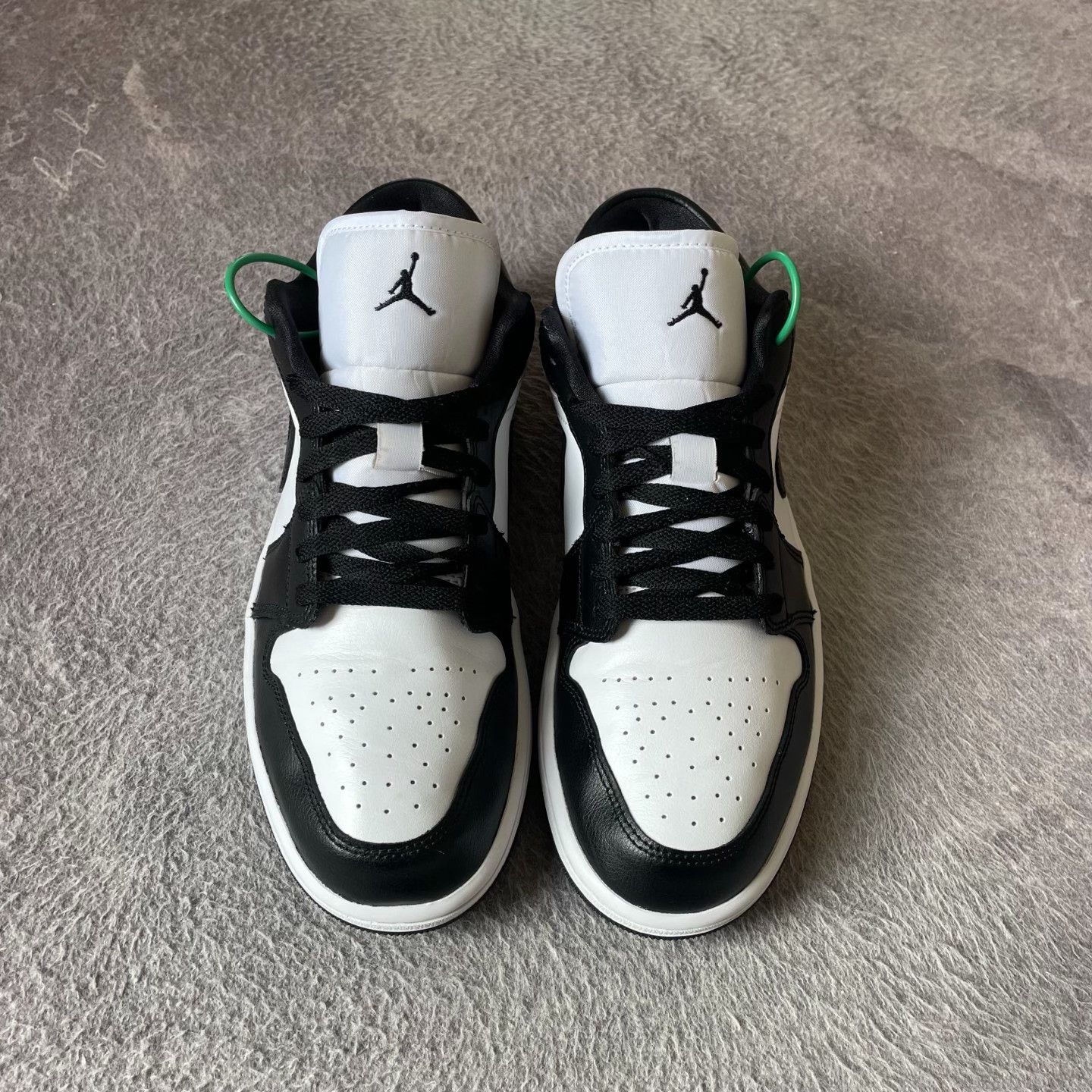 Nike Nike Black Lowtop Sneakers 44 Men Size US 10.5 / EU 43-44 - 2 Thumbnail