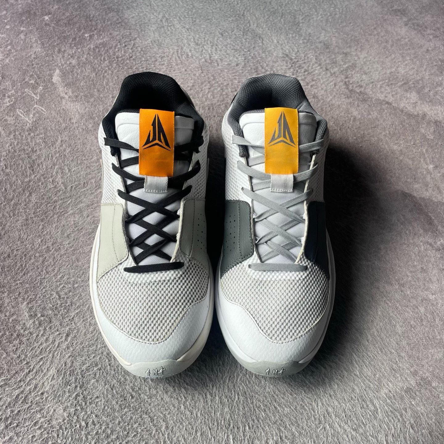 Nike Nike White Lowtop Sneakers 46 Men Size US 12 / EU 45 - 2 Thumbnail