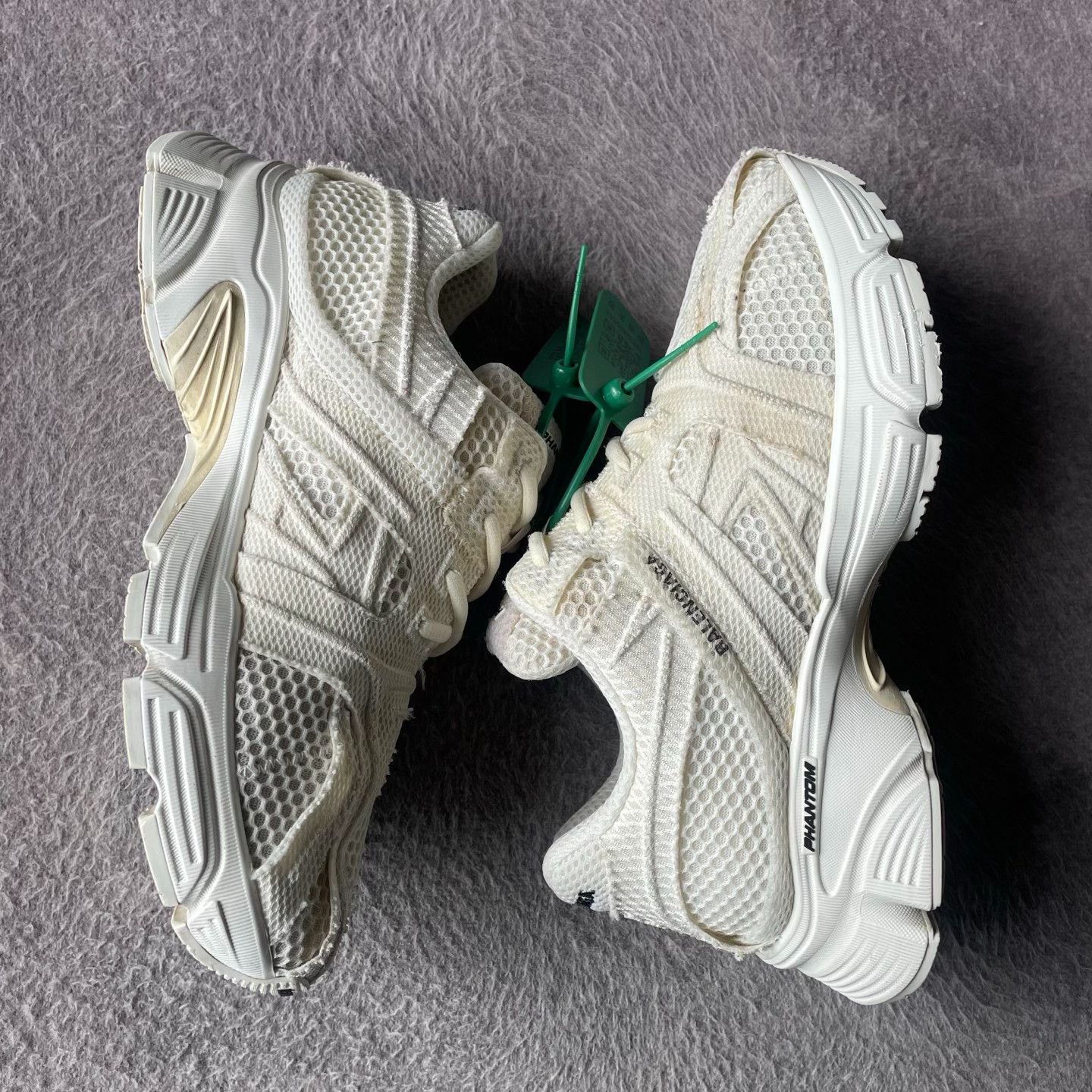 Balenciaga Balenciaga White Lowtop Sneakers 38 Women Size US 7.5 / IT 37.5 - 8 Thumbnail