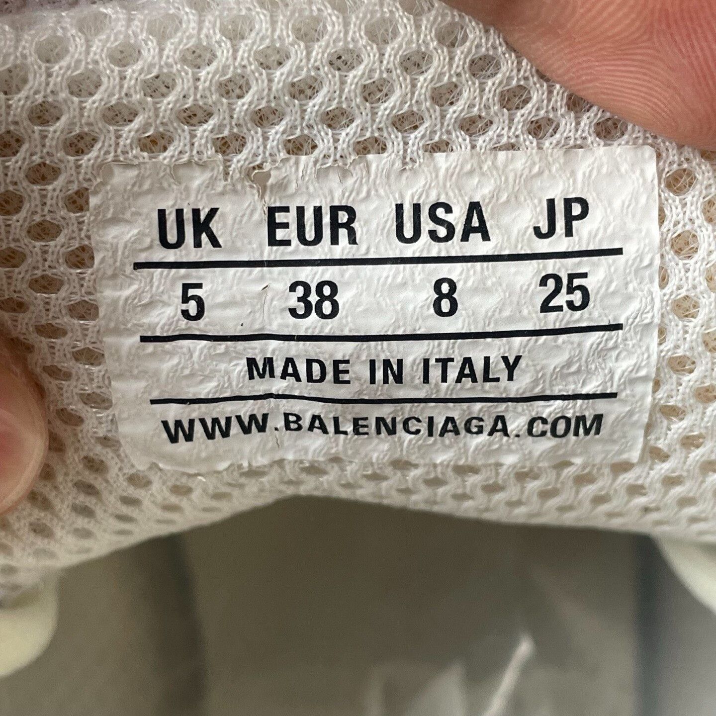 Balenciaga Balenciaga White Lowtop Sneakers 38 Women Size US 7.5 / IT 37.5 - 6 Thumbnail