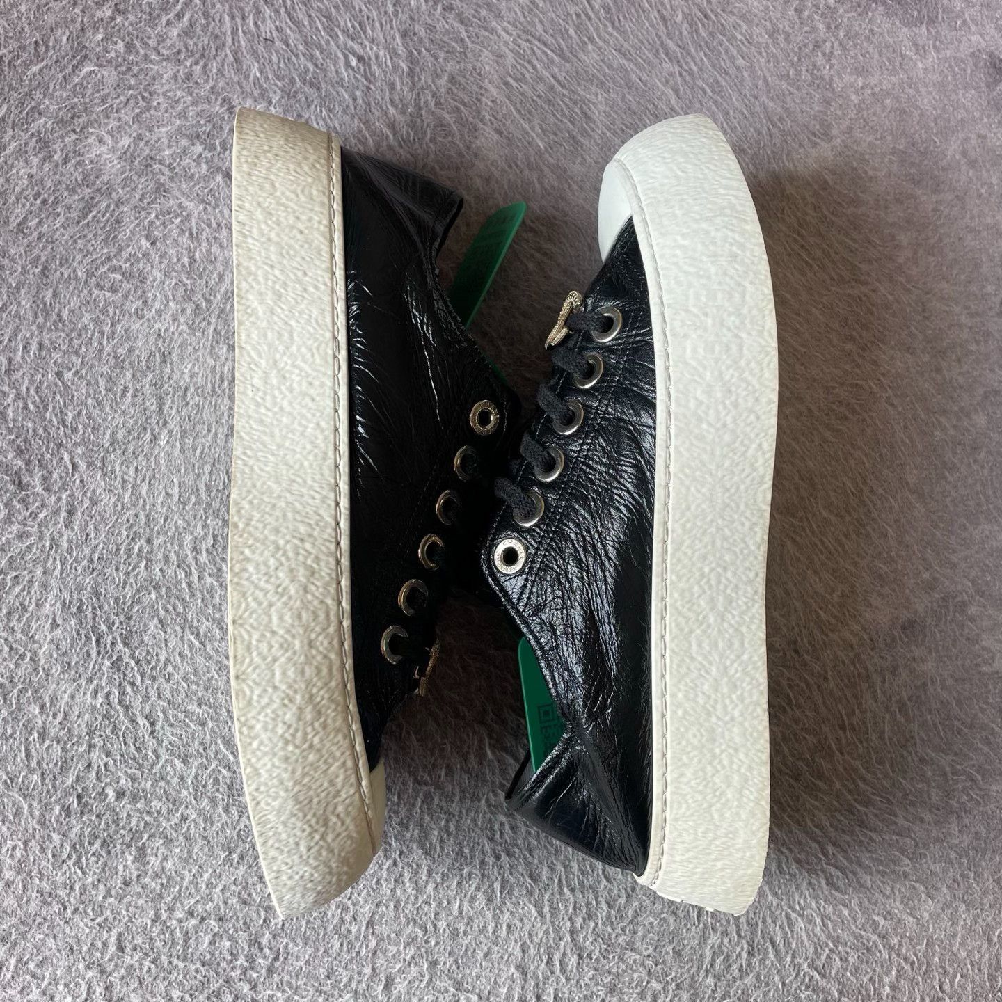 Chanel Chanel Black Lowtop Sneakers S Women Size US 6 / IT 36 - 7 Thumbnail