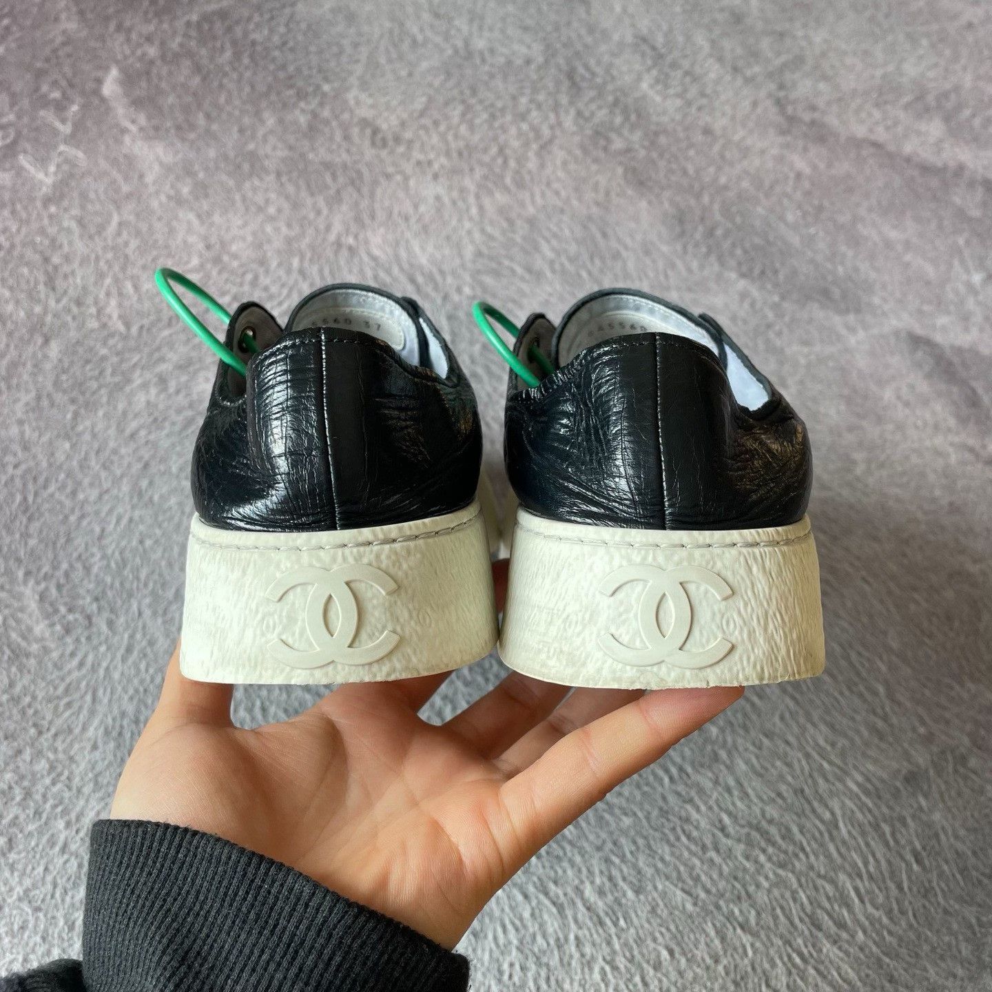 Chanel Chanel Black Lowtop Sneakers S Women Size US 6 / IT 36 - 3 Thumbnail