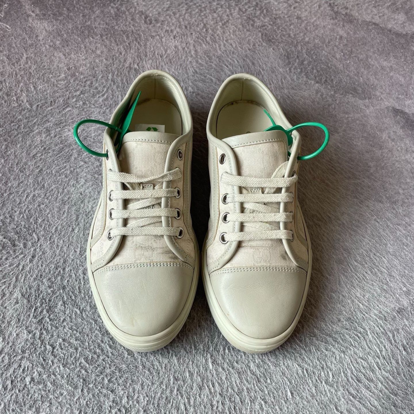 Gucci Gucci Canvas Printed White Lowtop Sneakers 37 Women Size US 6.5 / IT 36.5 - 2 Thumbnail
