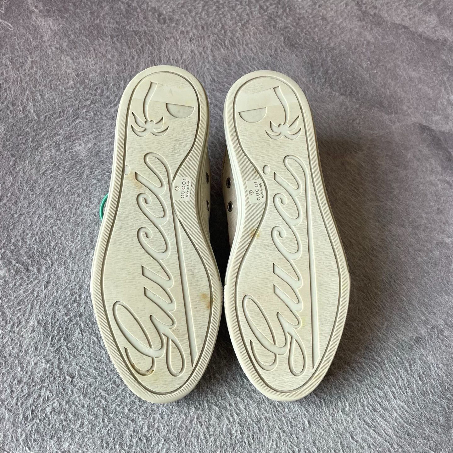 Gucci Gucci Canvas Printed White Lowtop Sneakers 37 Women Size US 6.5 / IT 36.5 - 4 Thumbnail