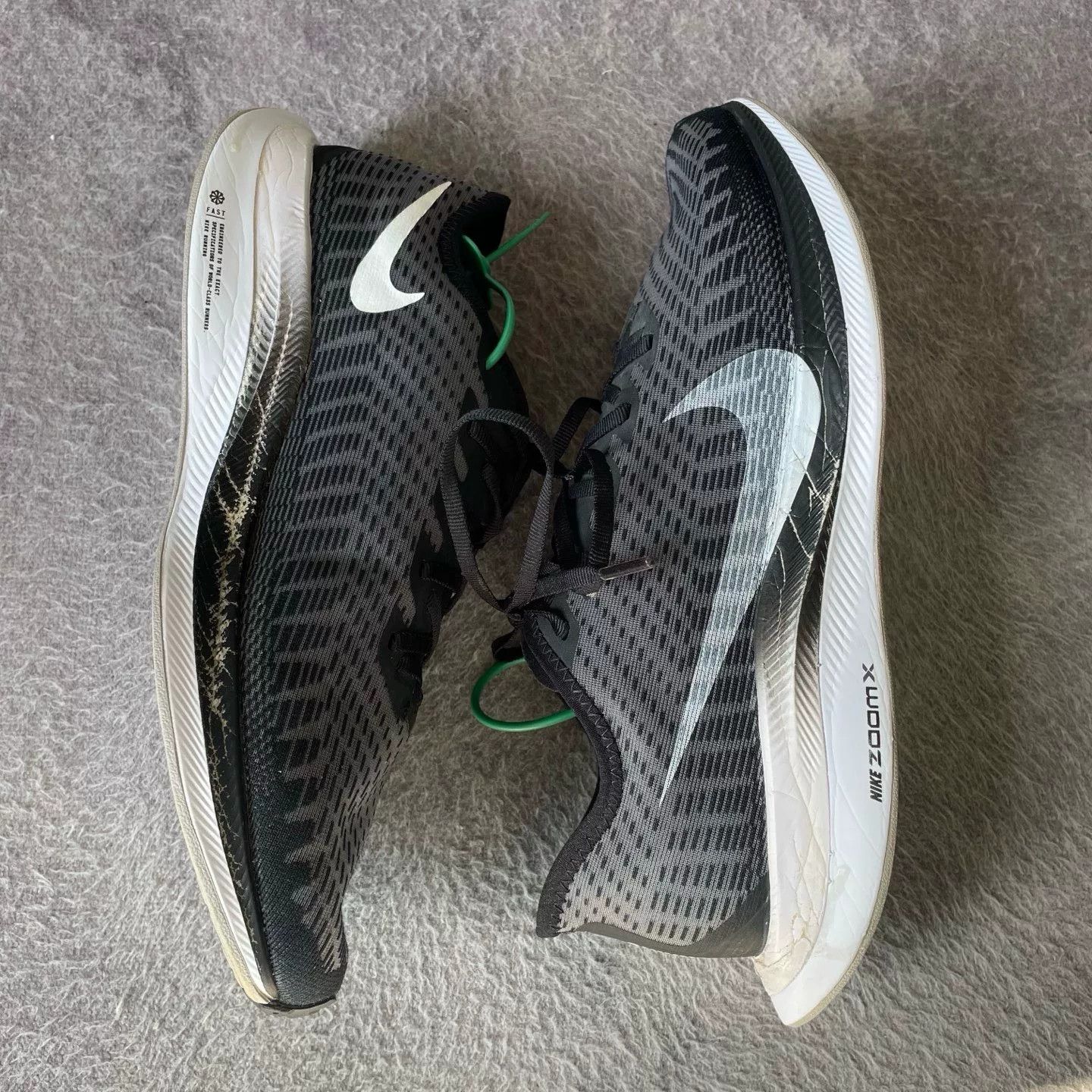 Nike Nike Black Lowtop Sneakers 42 Men Size US 9 / EU 42 - 9 Thumbnail
