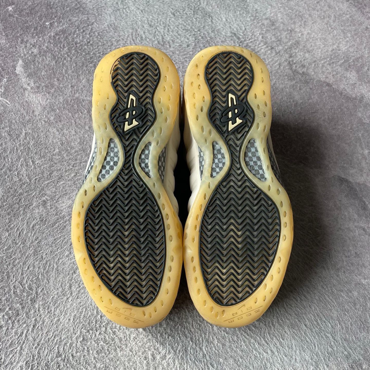 Nike Nike Beige Lowtop Sneakers 43 Men Size US 10 / EU 43 - 4 Thumbnail
