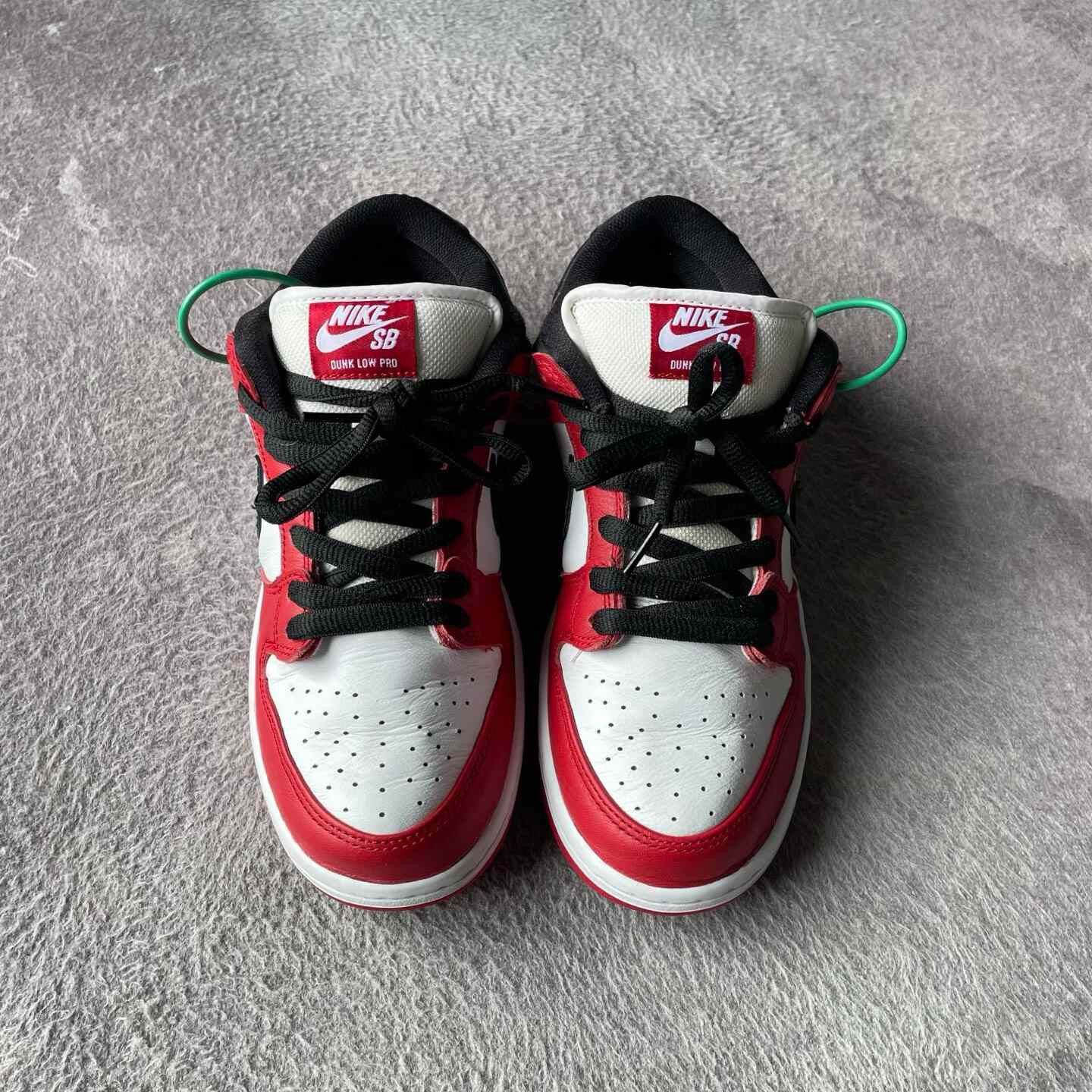 Nike Red Lowtop Sneakers 40 Men Size US 7.5 / EU 40-41 - 2 Thumbnail