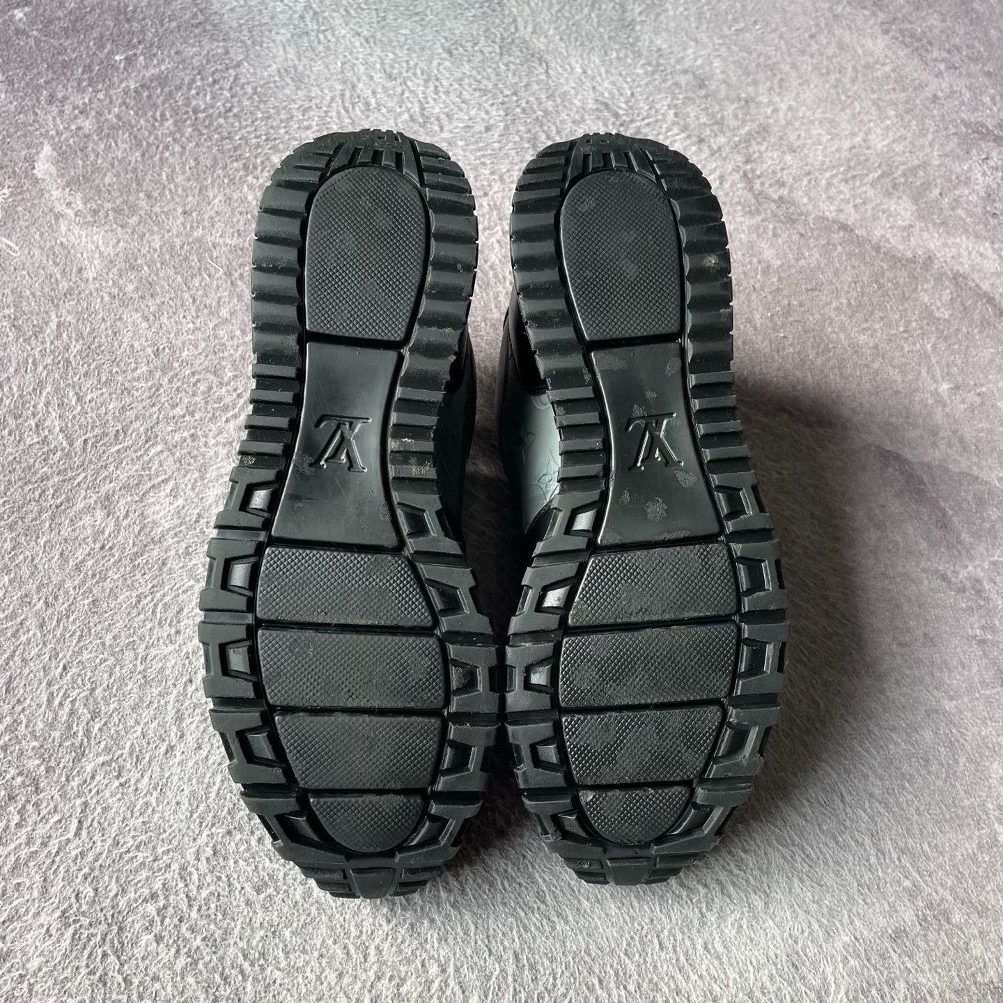 Louis Vuitton Louis Vuitton Black Lowtop Sneakers 41 Men Size US 8.5 / EU 41-42 - 4 Thumbnail