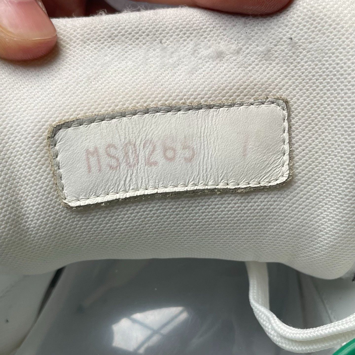 Louis Vuitton Louis Vuitton Collab White Lowtop Sneakers 41 Men Size US 8.5 / EU 41-42 - 5 Thumbnail