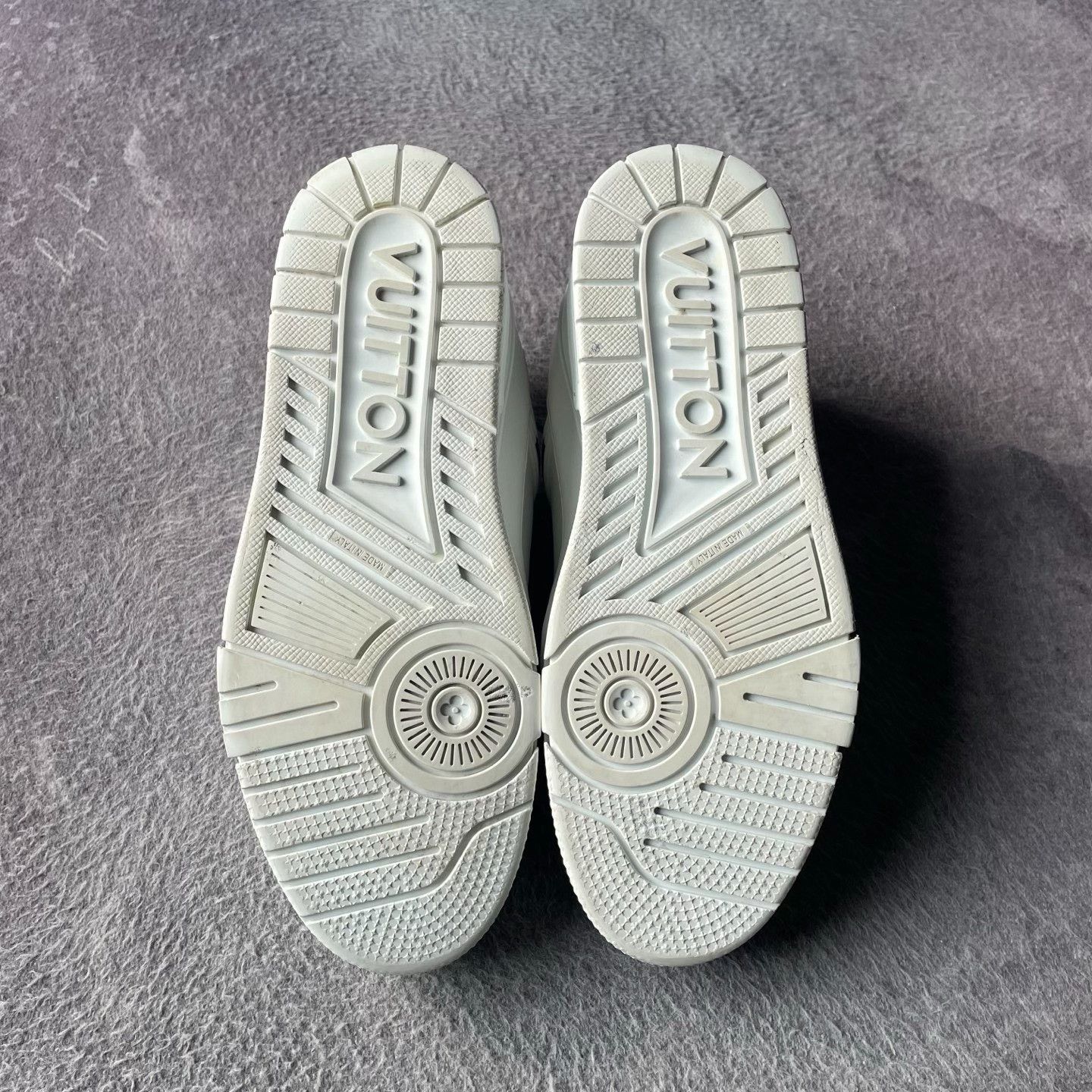 Louis Vuitton Louis Vuitton Collab White Lowtop Sneakers 41 Men Size US 8.5 / EU 41-42 - 4 Thumbnail