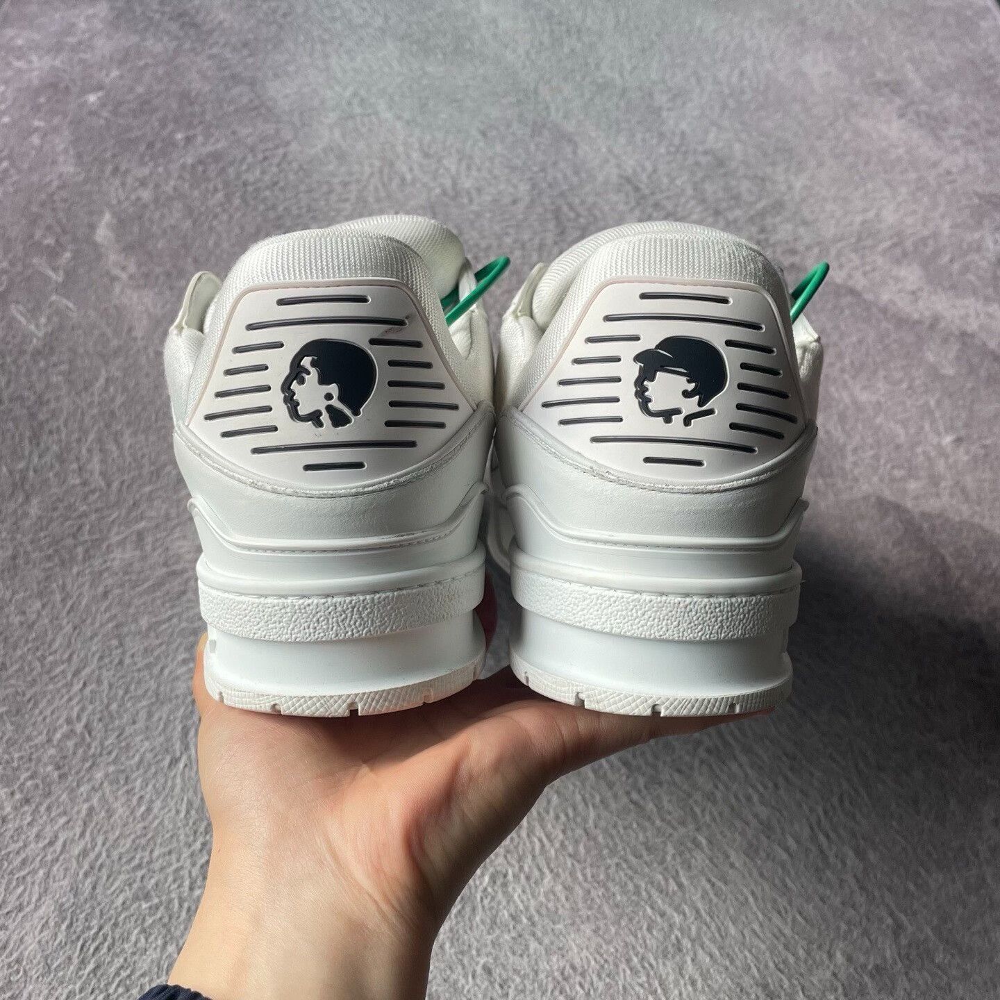 Louis Vuitton Louis Vuitton Collab White Lowtop Sneakers 41 Men Size US 8.5 / EU 41-42 - 3 Thumbnail