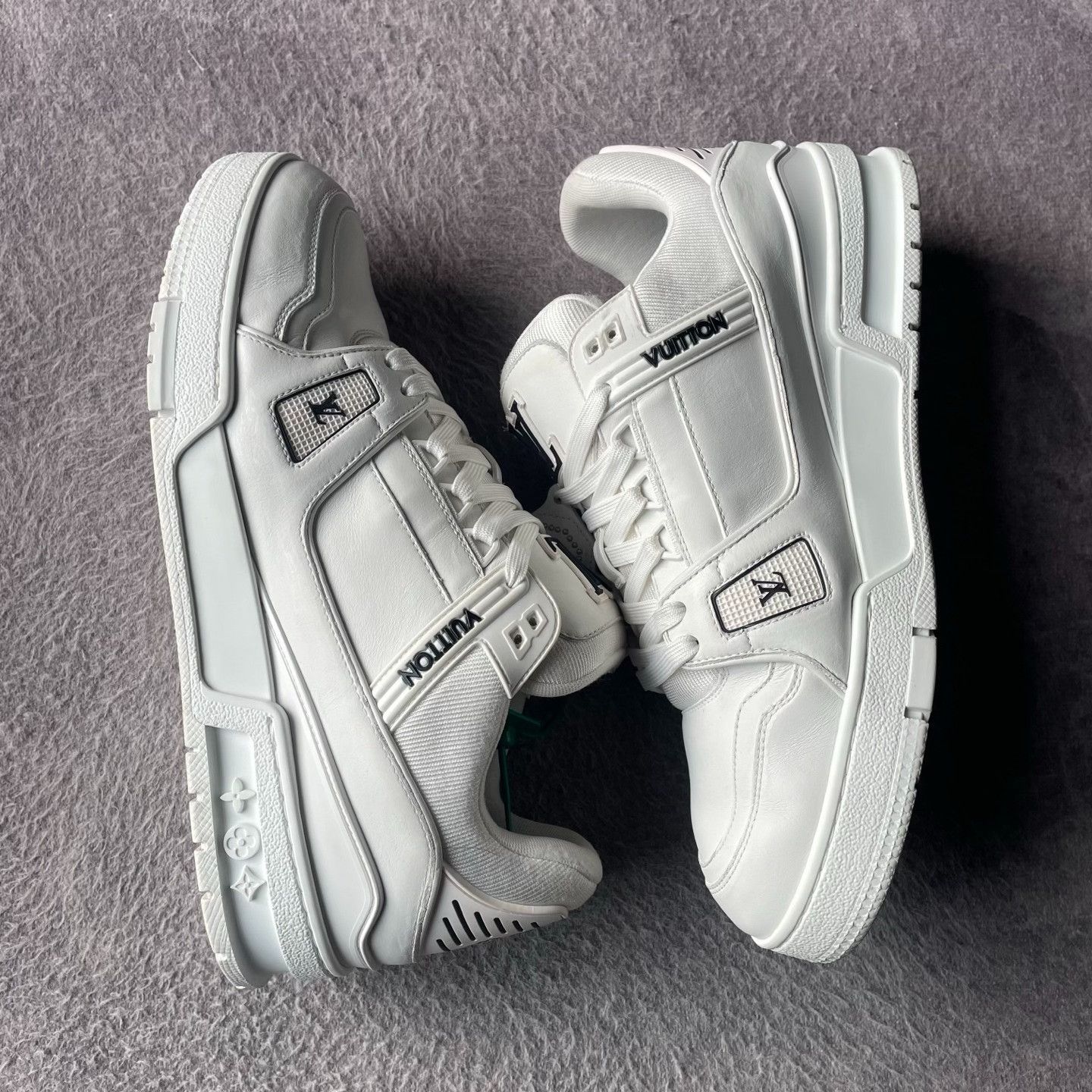 Louis Vuitton Louis Vuitton Collab White Lowtop Sneakers 41 Men Size US 8.5 / EU 41-42 - 6 Thumbnail