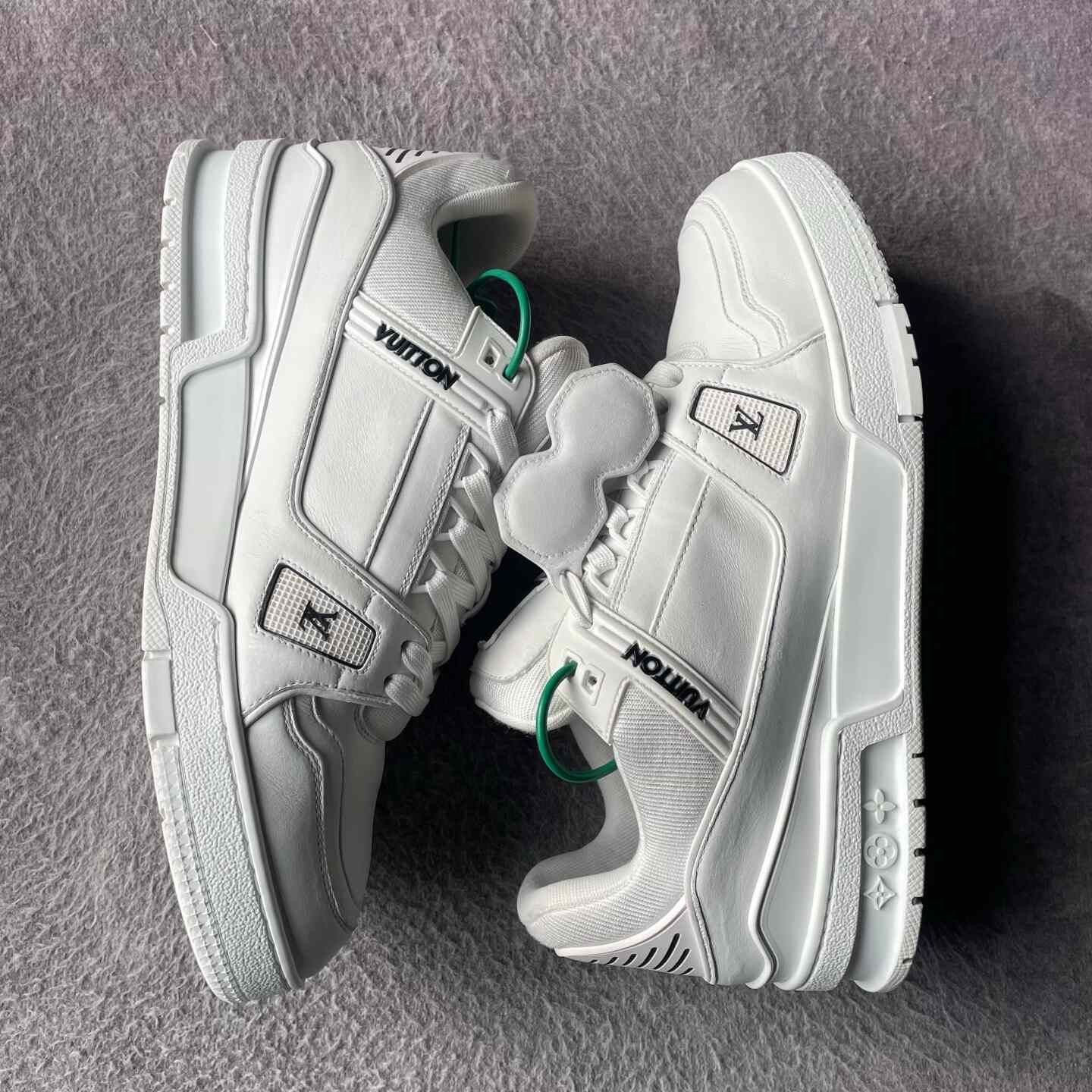 Louis Vuitton Louis Vuitton Collab White Lowtop Sneakers 41 Men Size US 8.5 / EU 41-42 - 7 Thumbnail