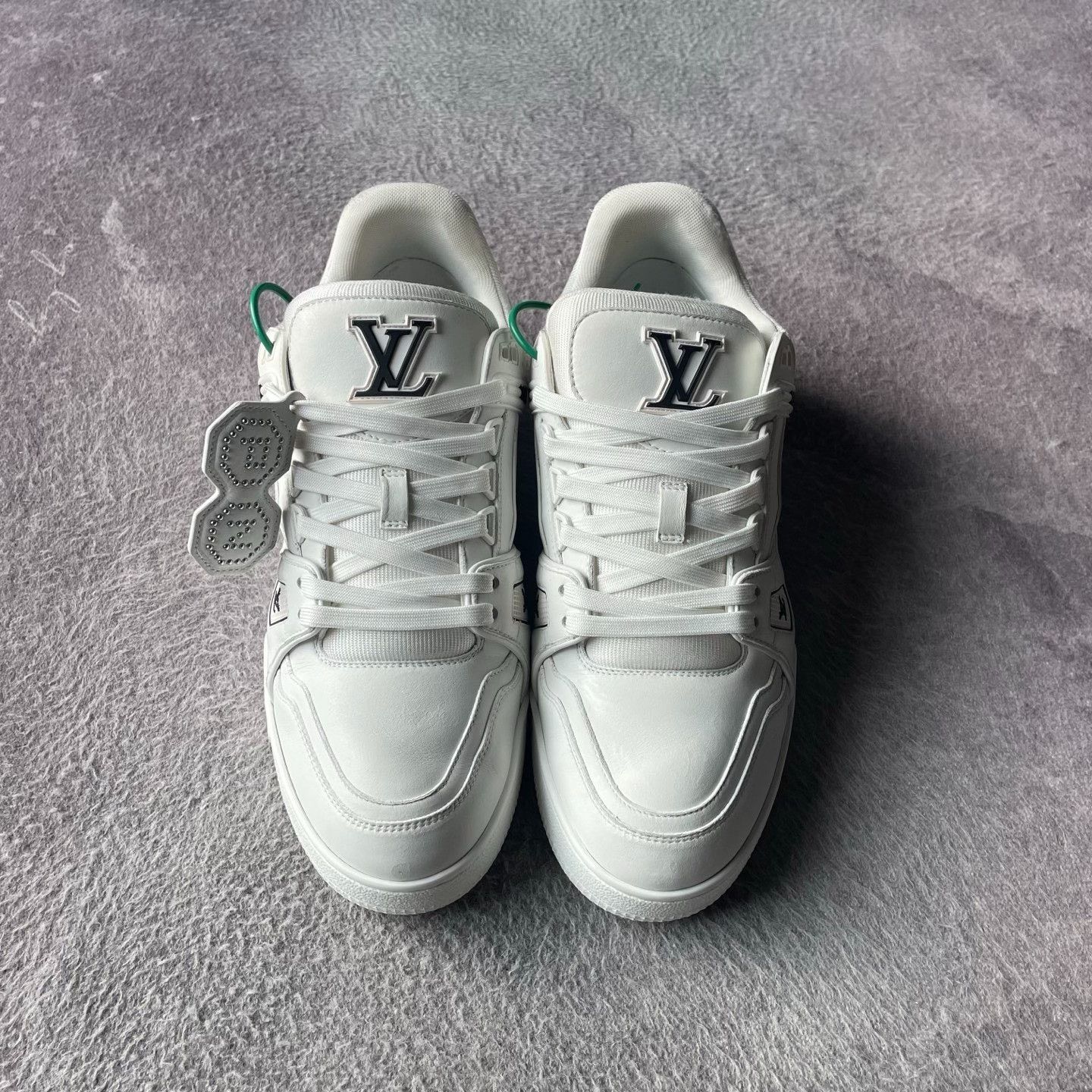 Louis Vuitton Louis Vuitton Collab White Lowtop Sneakers 41 Men Size US 8.5 / EU 41-42 - 2 Thumbnail