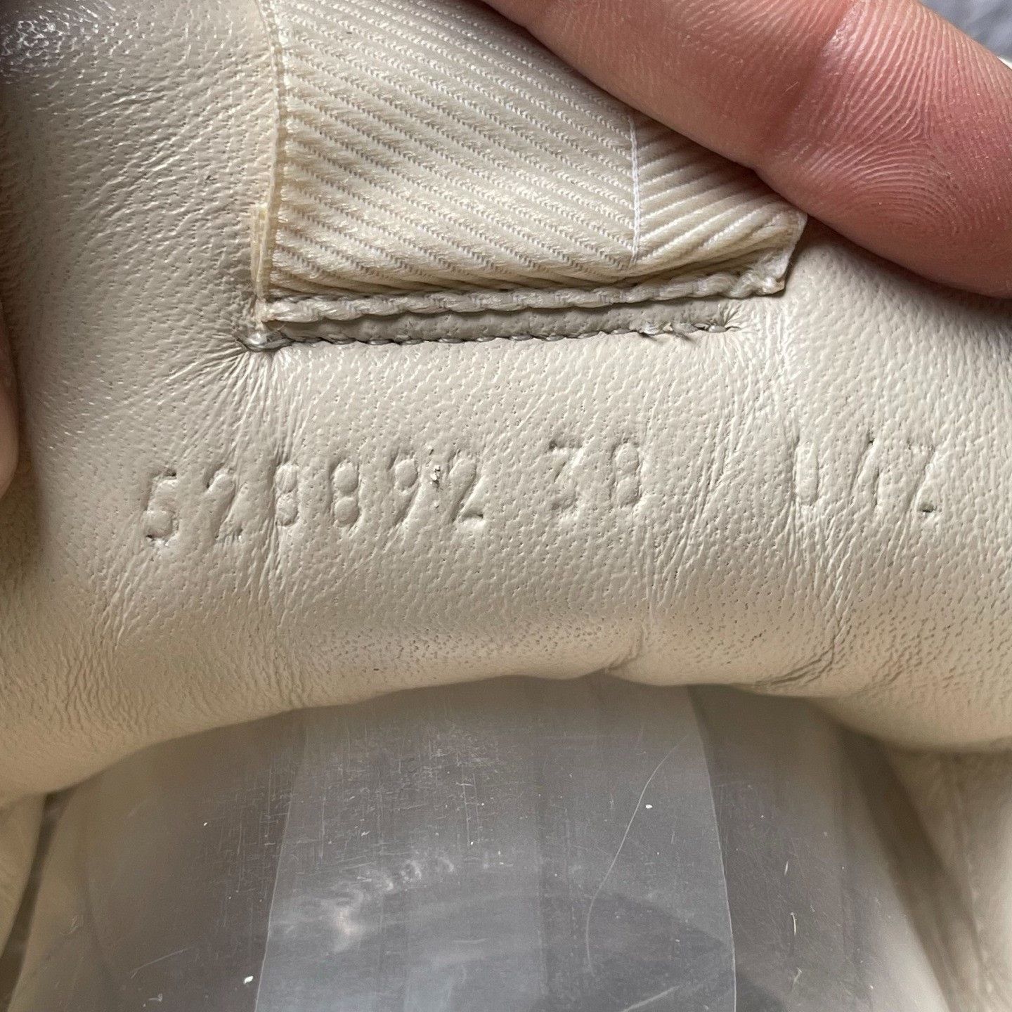 Gucci Gucci White Lowtop Sneakers 38 Women Size US 7.5 / IT 37.5 - 5 Thumbnail